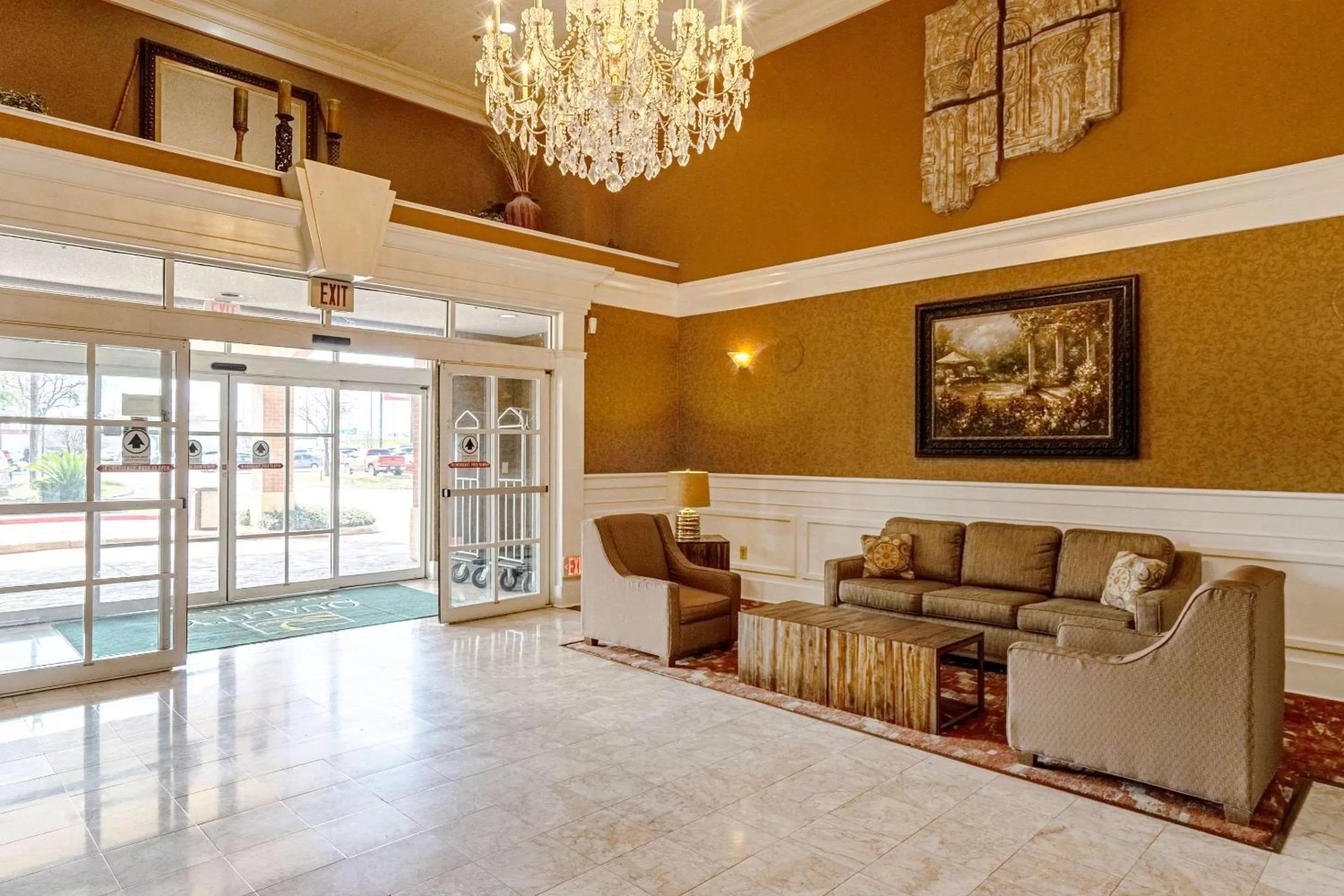Lobby or reception in Quality Suites San Antonio Northeast