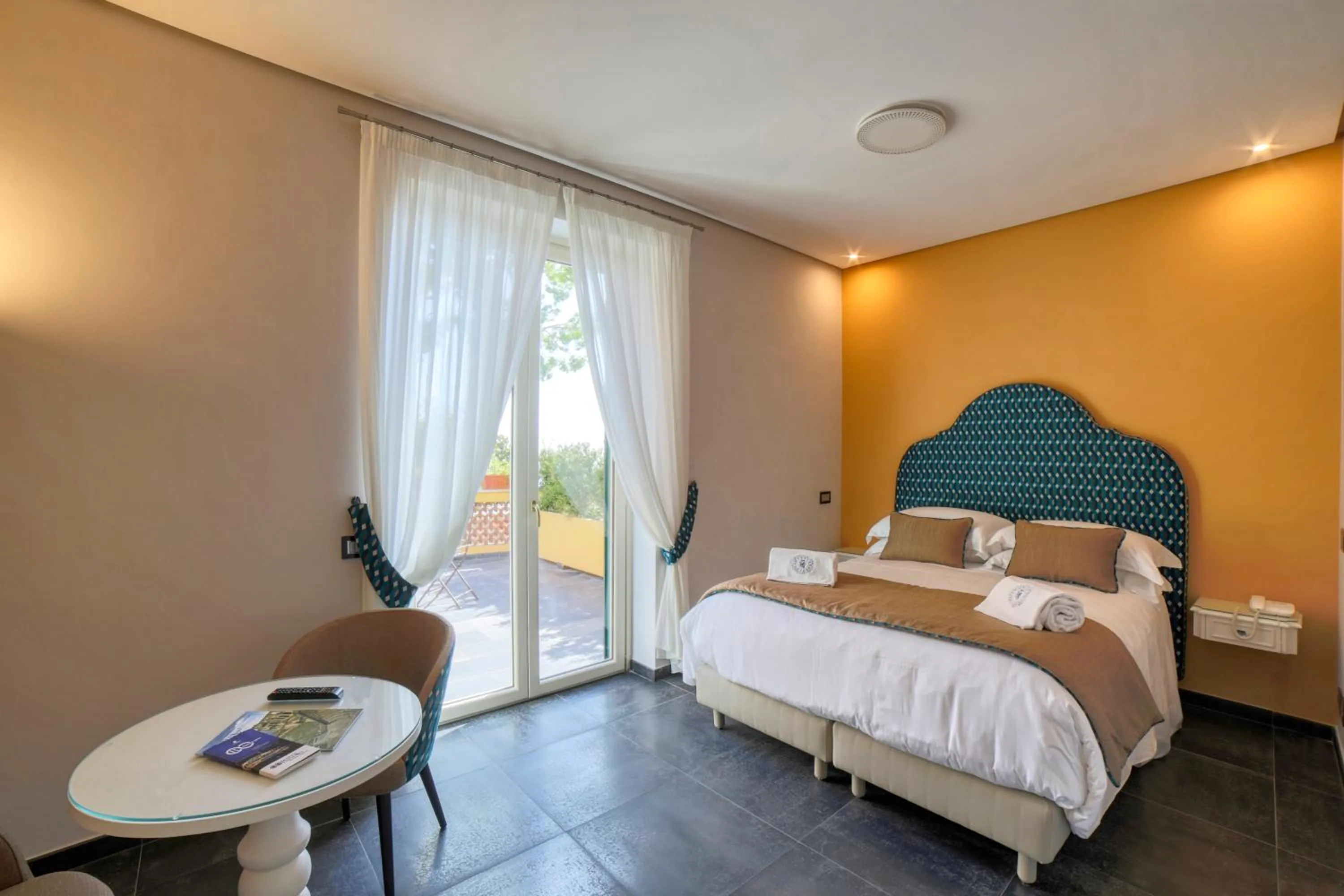 Bedroom, Bed in Palazzo Confalone