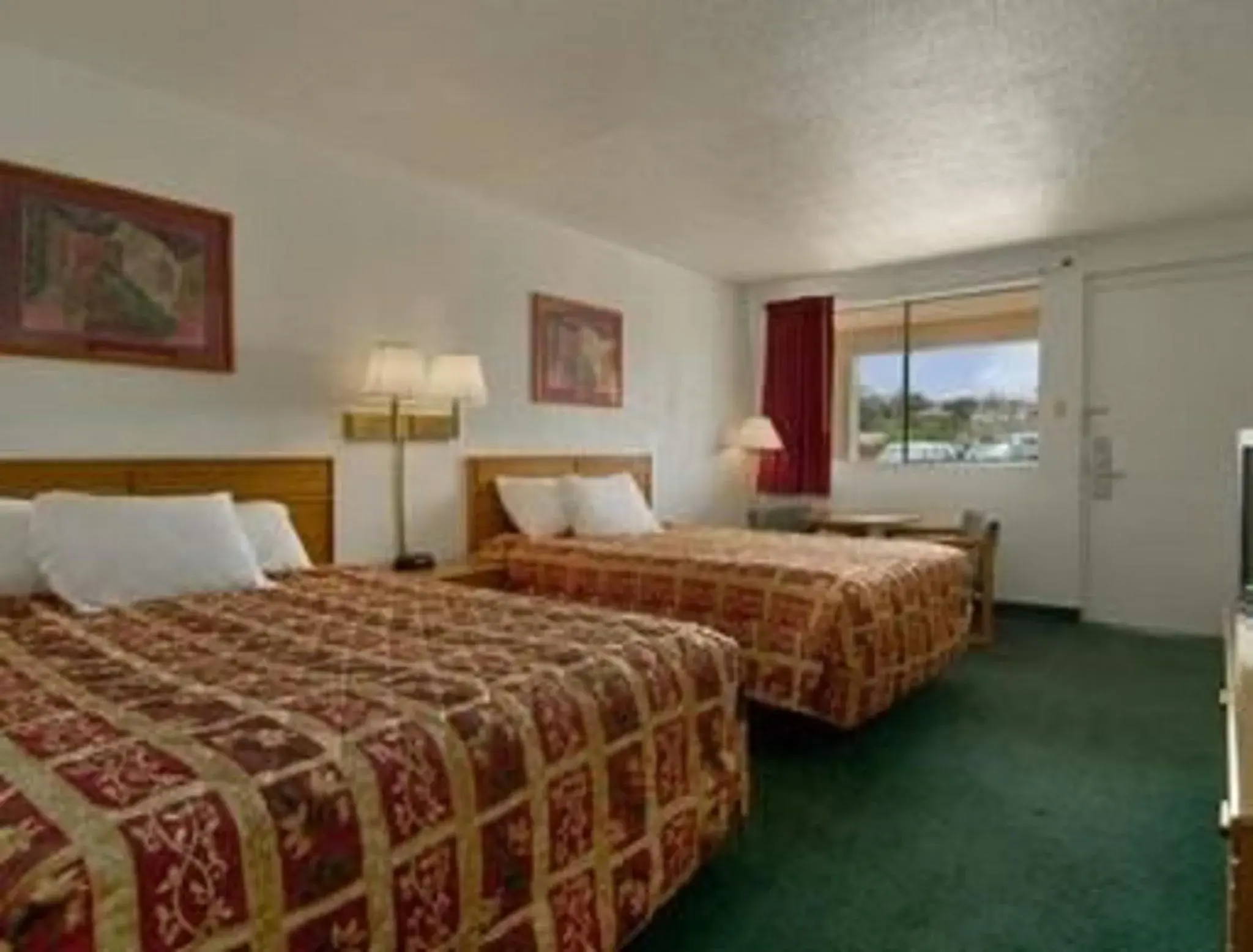 Photo of the whole room, Room Photo in Days Inn by Wyndham Gallup