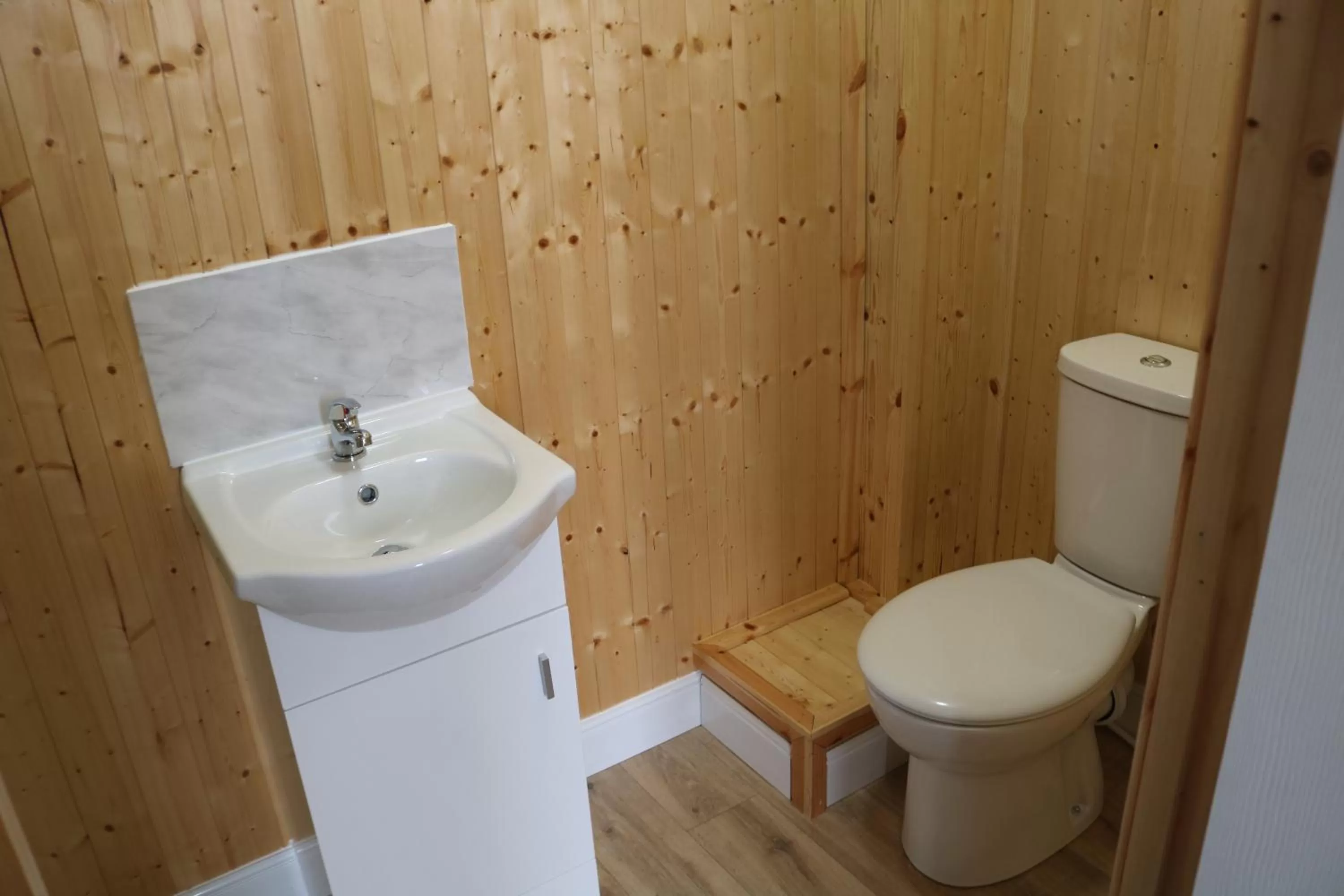 Bathroom in Lennard House