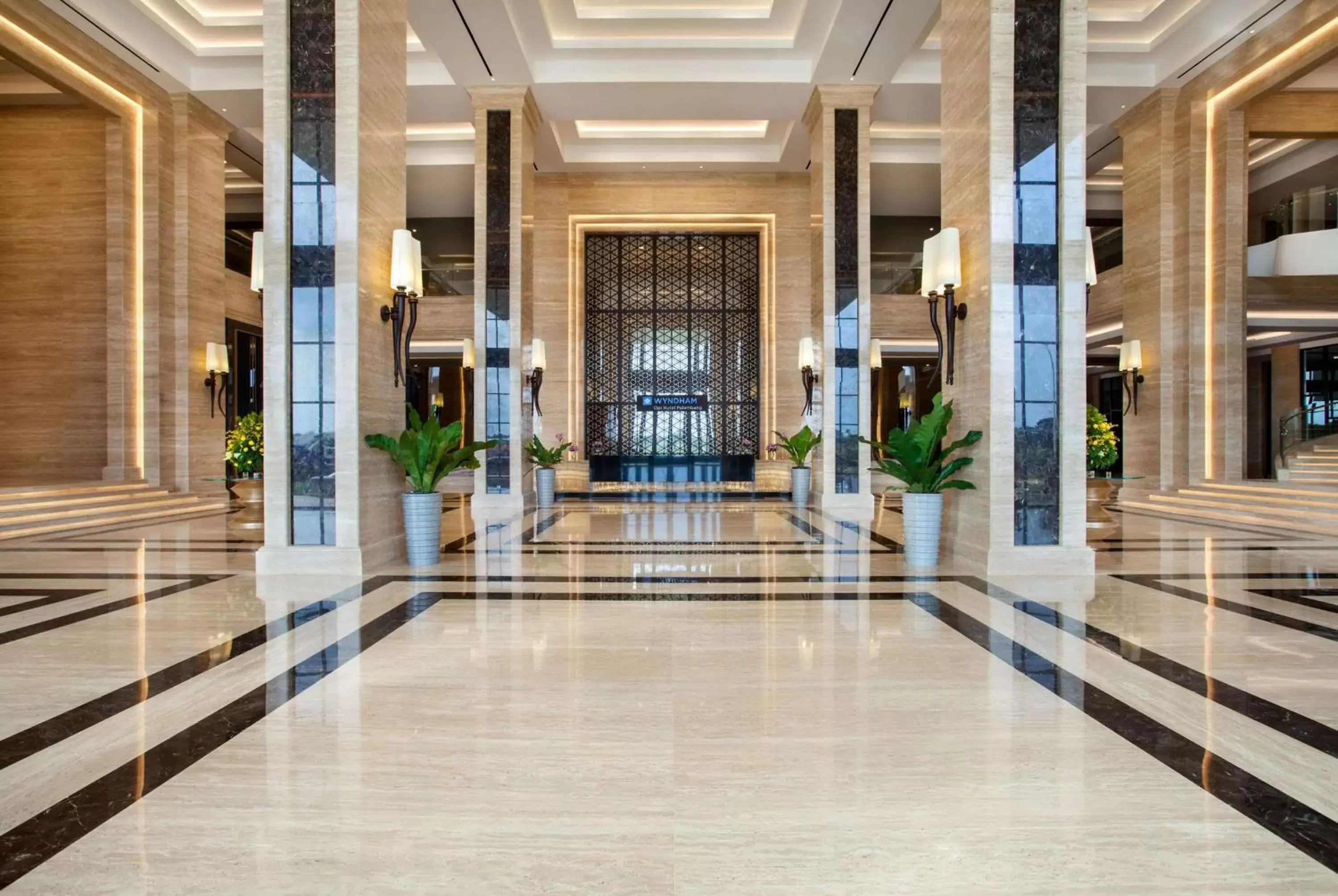 Lobby or reception in Wyndham Opi Hotel Palembang