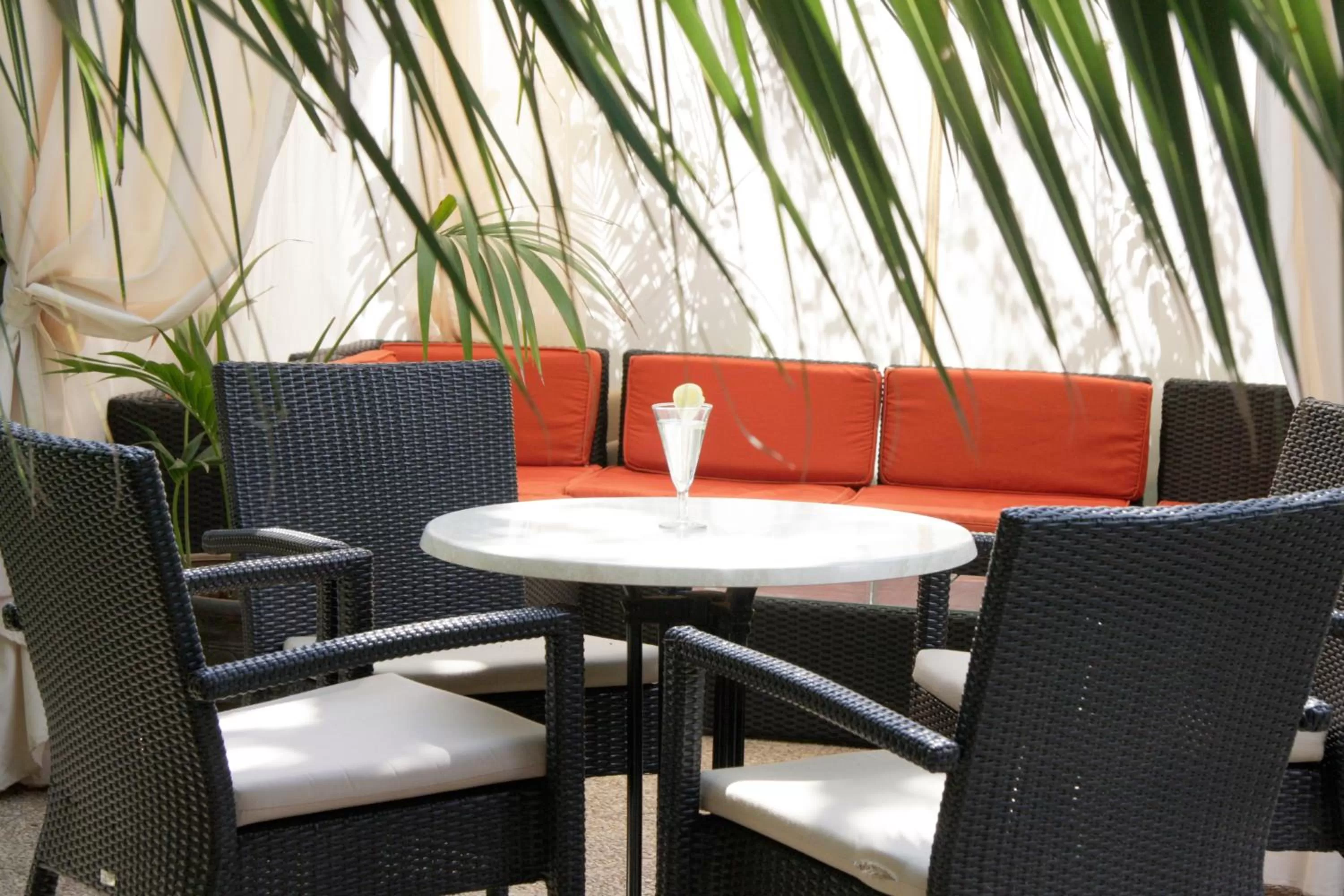 Restaurant/places to eat in Morlans Garden