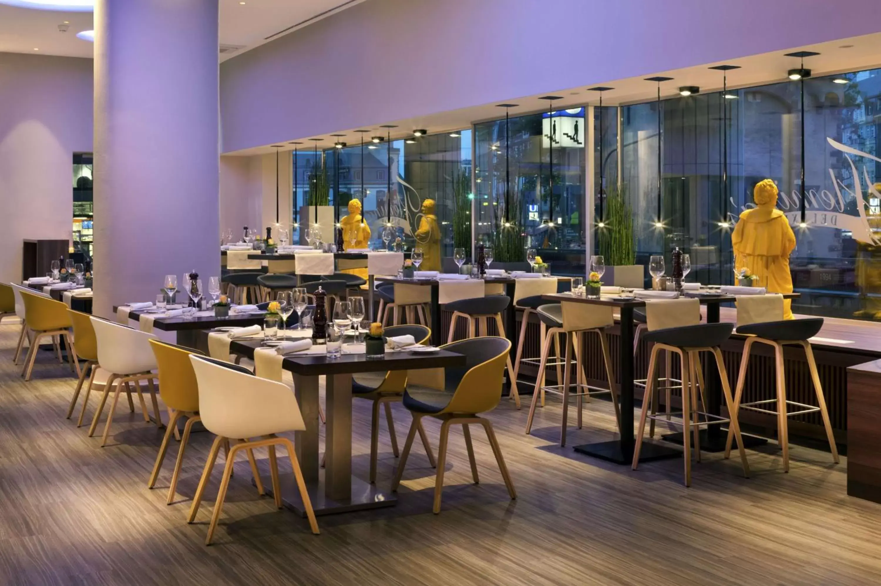 Restaurant/Places to Eat in Flemings Selection Hotel Frankfurt-City