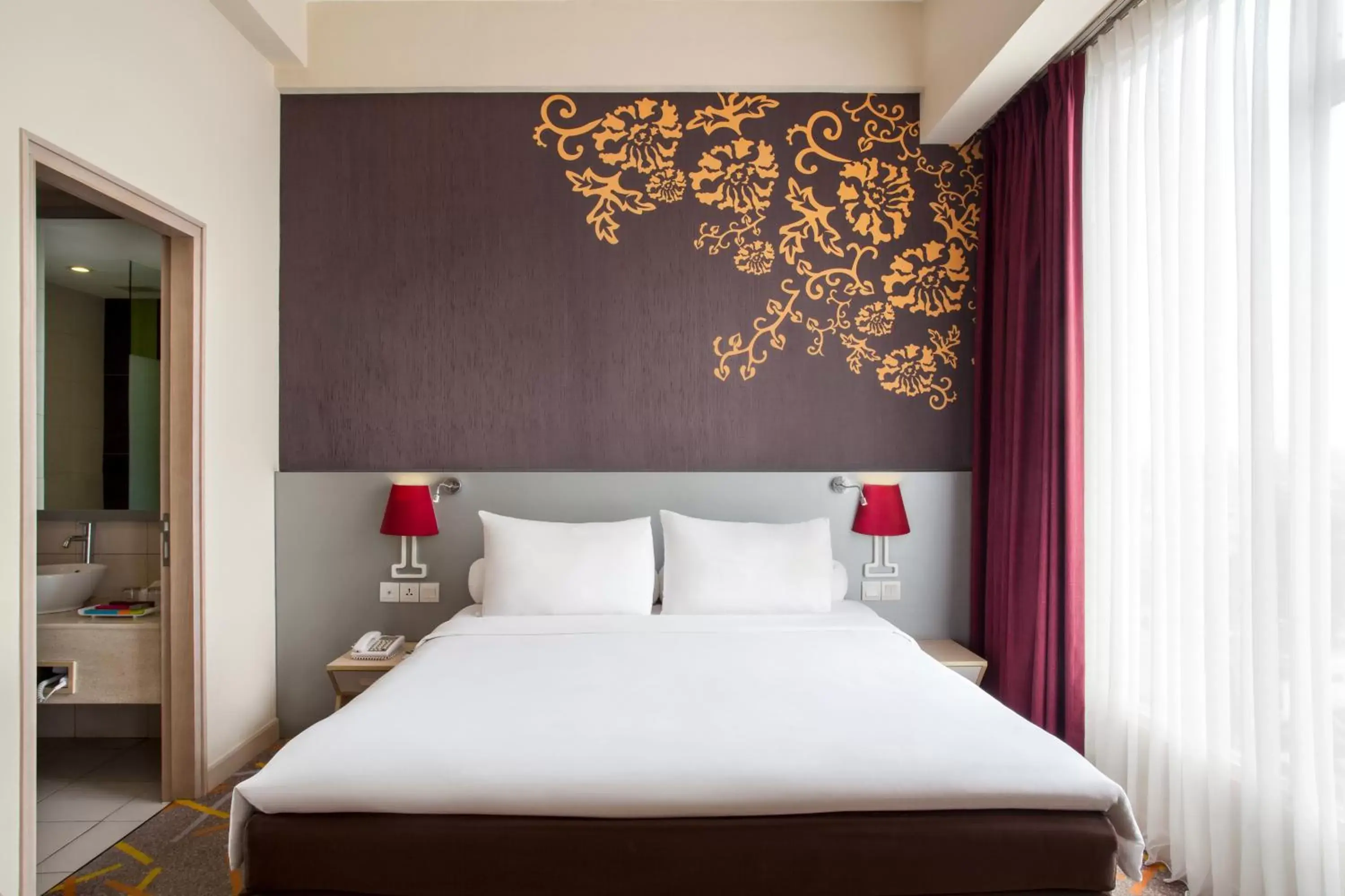 Bedroom, Bed in Ibis Styles Malang