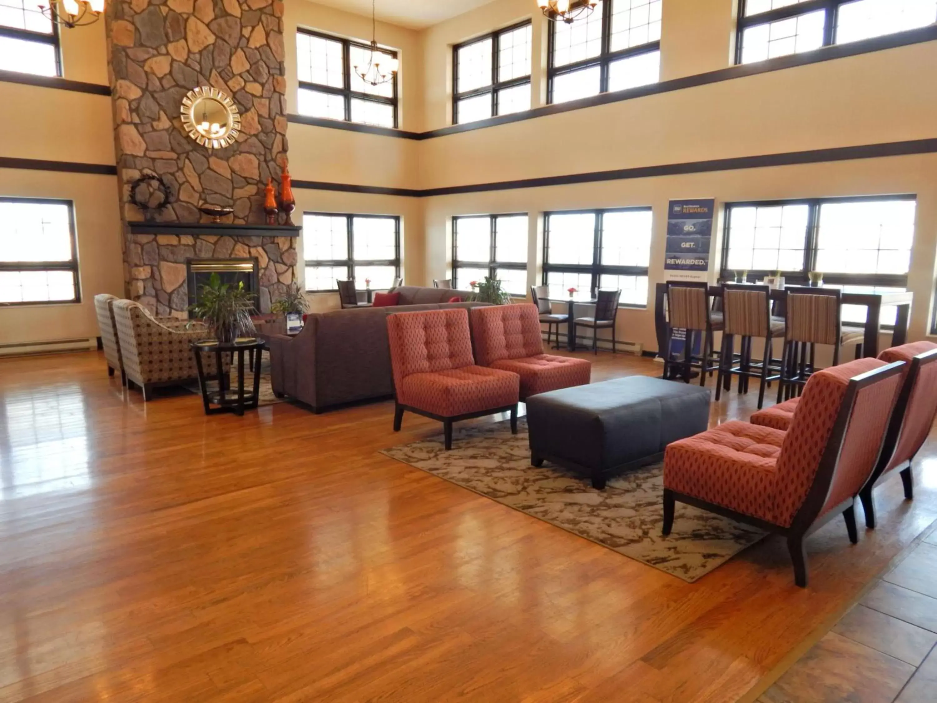 Lobby or reception, Seating Area in Best Western Sault Ste. Marie