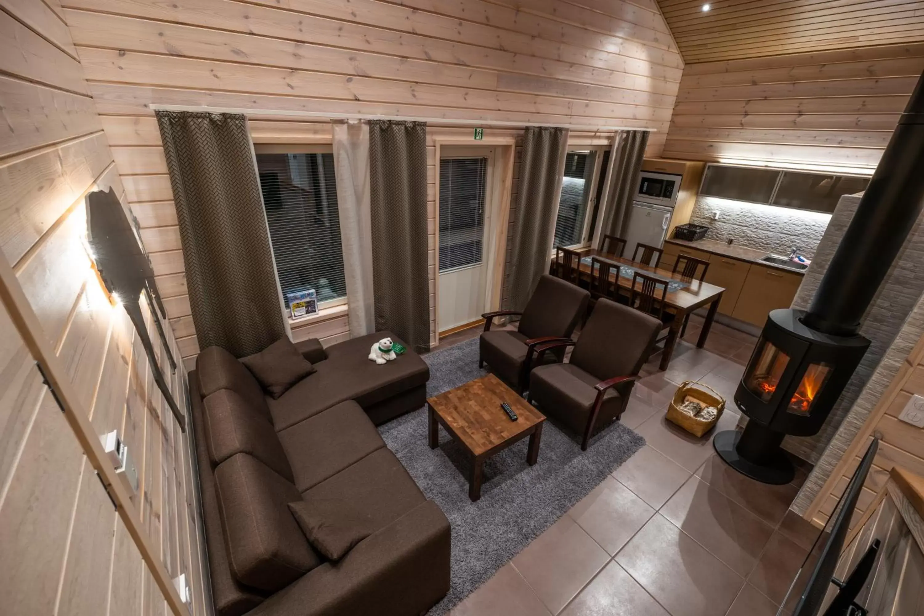 Kitchen or kitchenette, Seating Area in Ranua Resort Holiday Villas