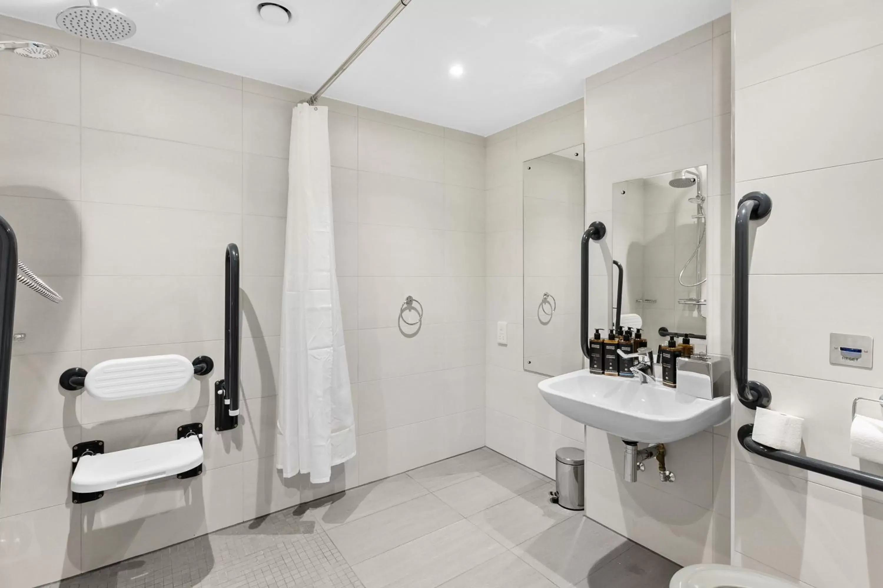 Property building, Bathroom in Mercure Paignton Hotel