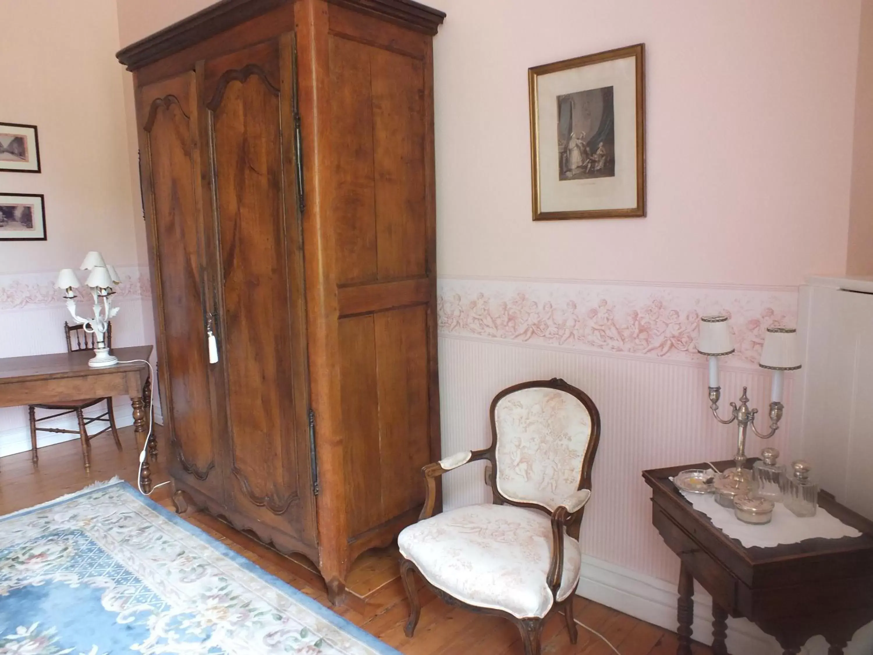 Decorative detail, Seating Area in Château de Nazé