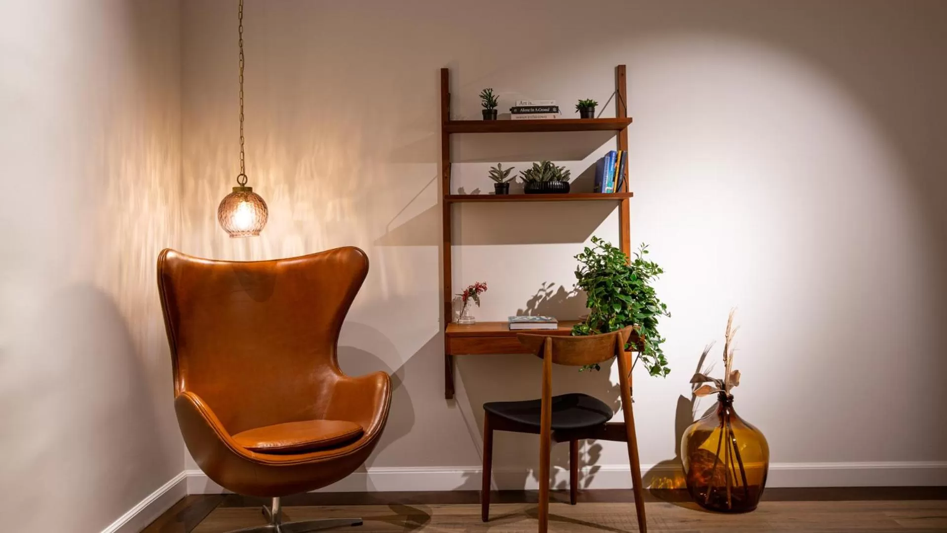 Lounge or bar in Ruby