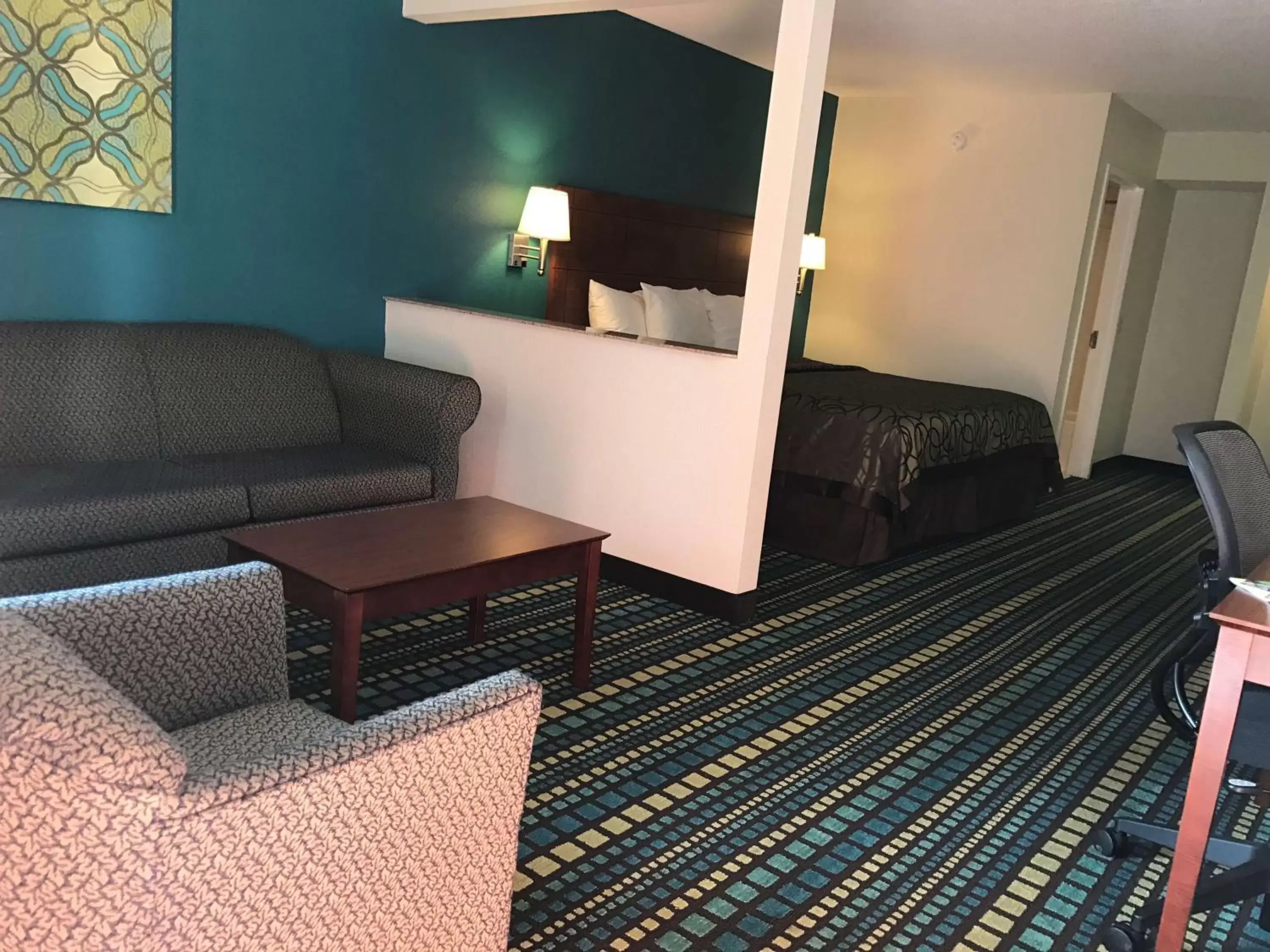 Photo of the whole room, Seating Area in Best Western Tallahassee Downtown Inn and Suites