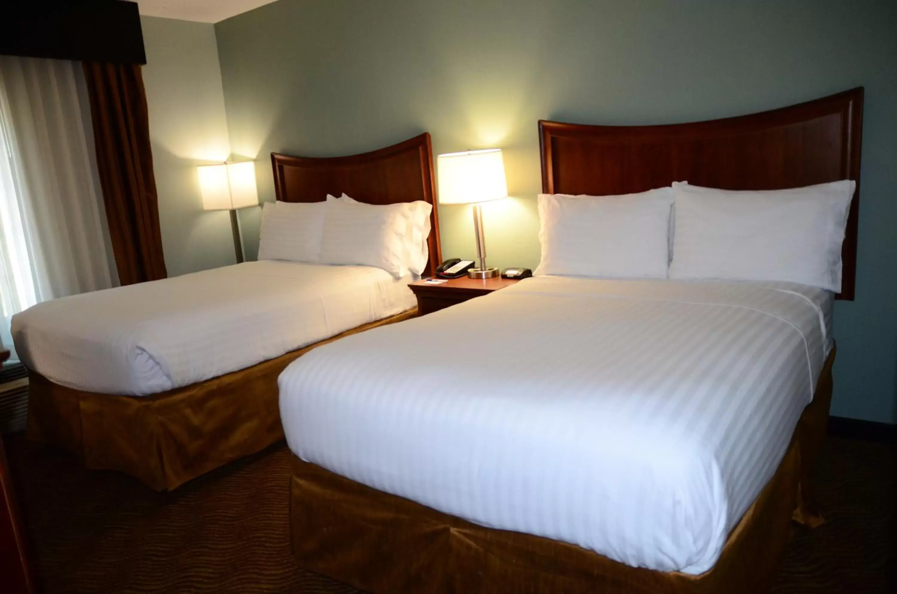 Photo of the whole room, Bed in Baymont Inn & Suites Braselton