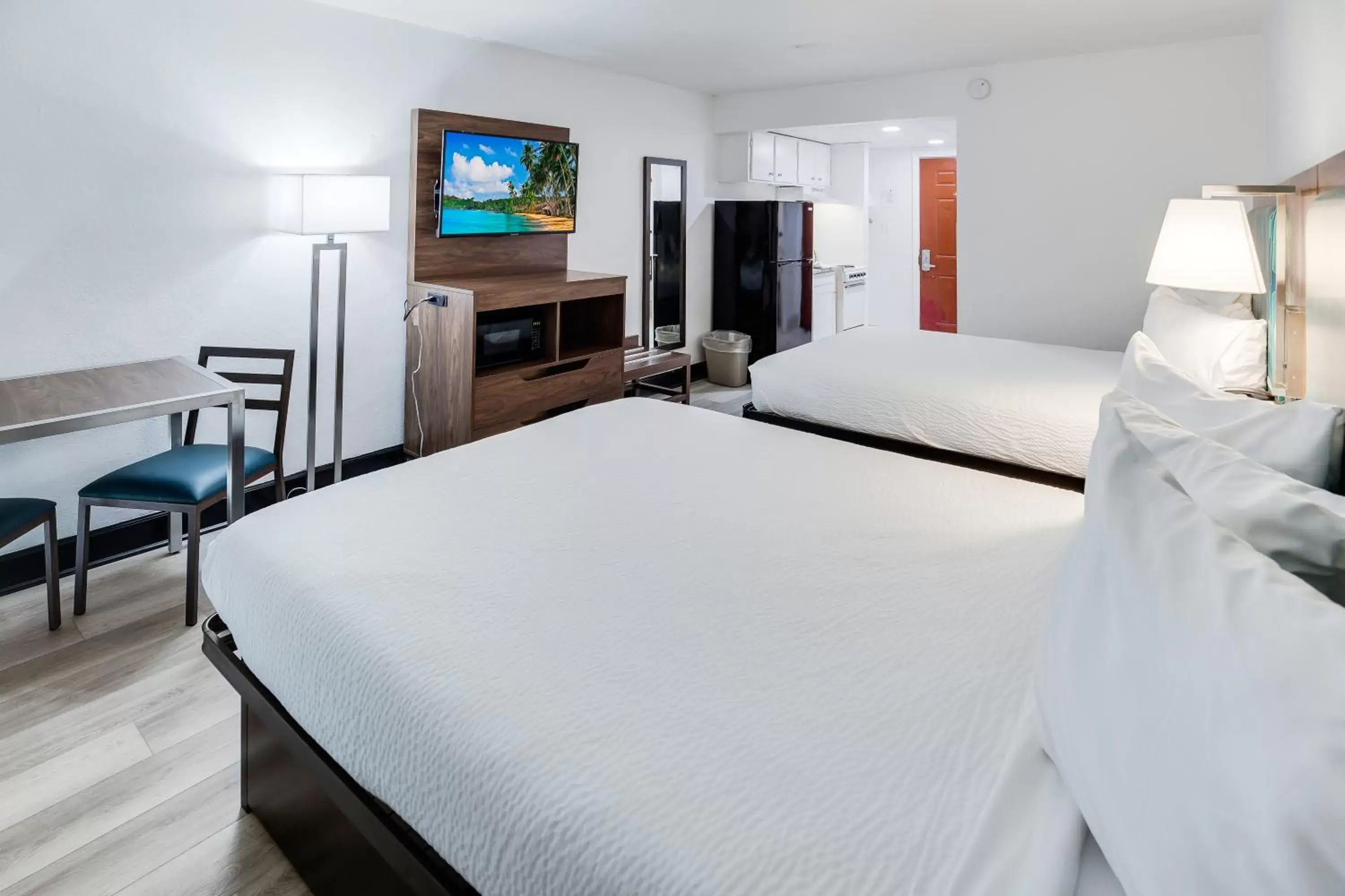 Beach, Bed in Blu Atlantic Hotel & Suites