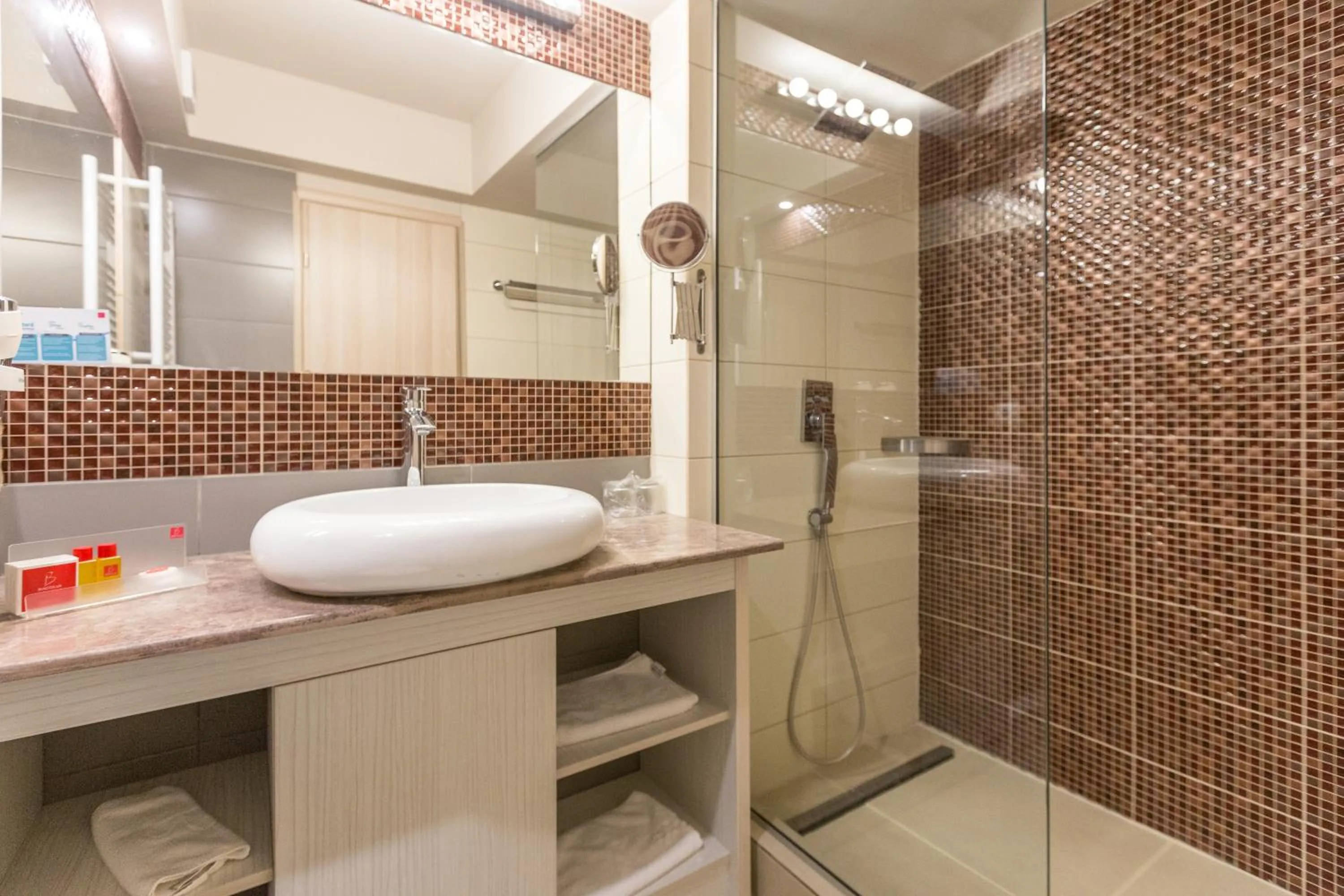 Bathroom in Bacolux Craiovita, Craiova