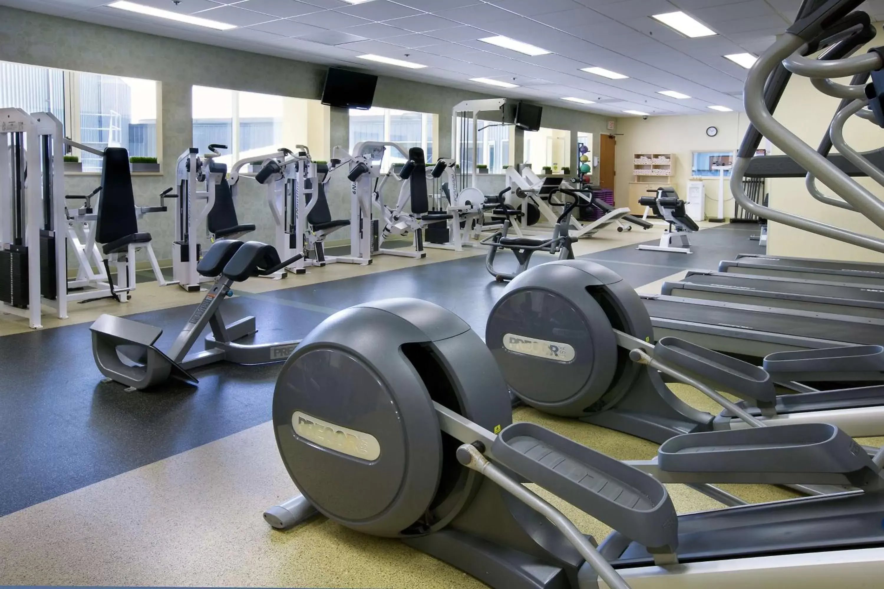 Fitness centre/facilities in Embassy Suites by Hilton Washington DC Chevy Chase Pavilion Fitness centre/facilities in Embassy Suites by Hilton Washington DC Chevy Chase Pavilion