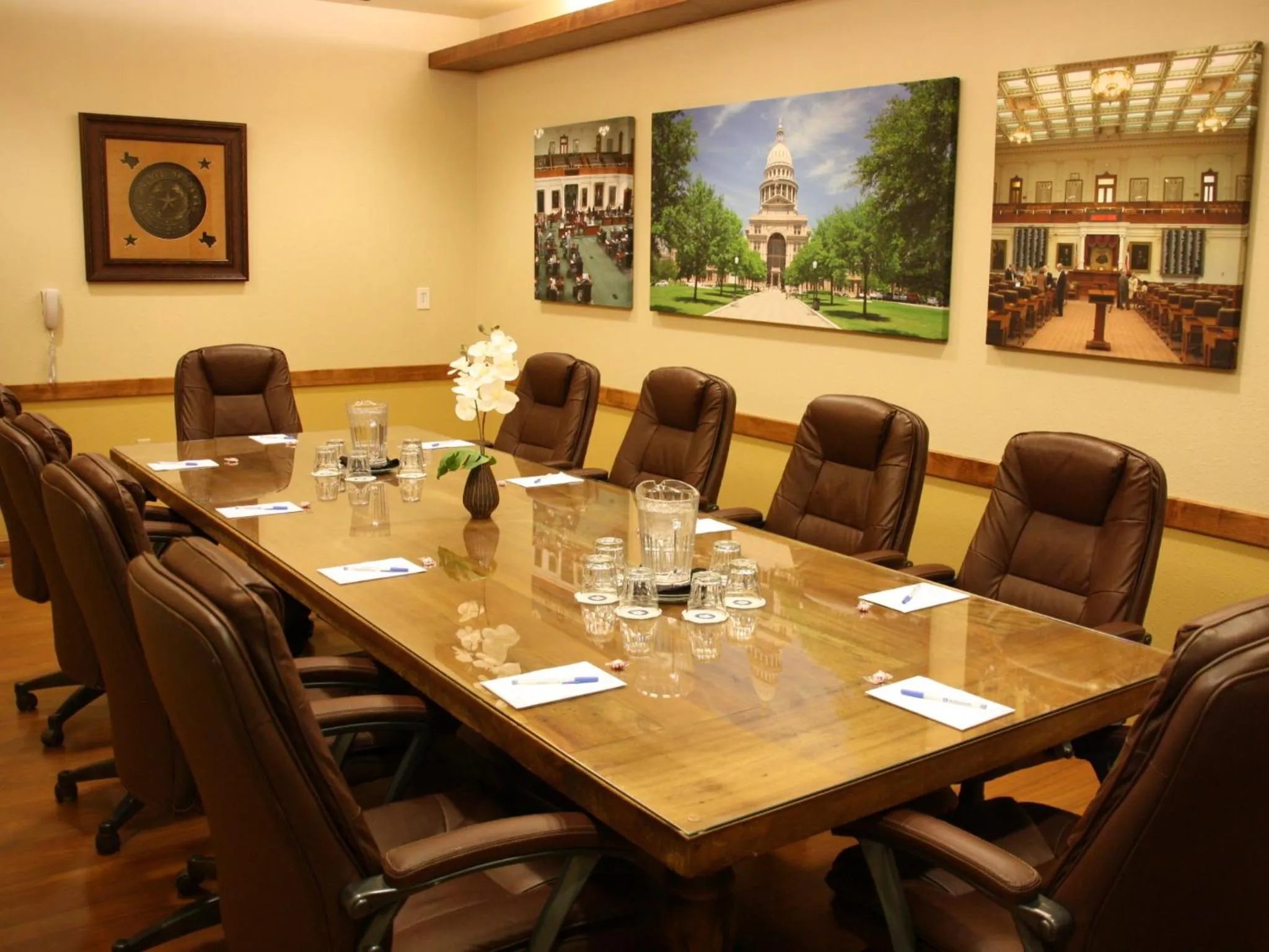 Restaurant/places to eat in Wyndham Garden Hotel Austin