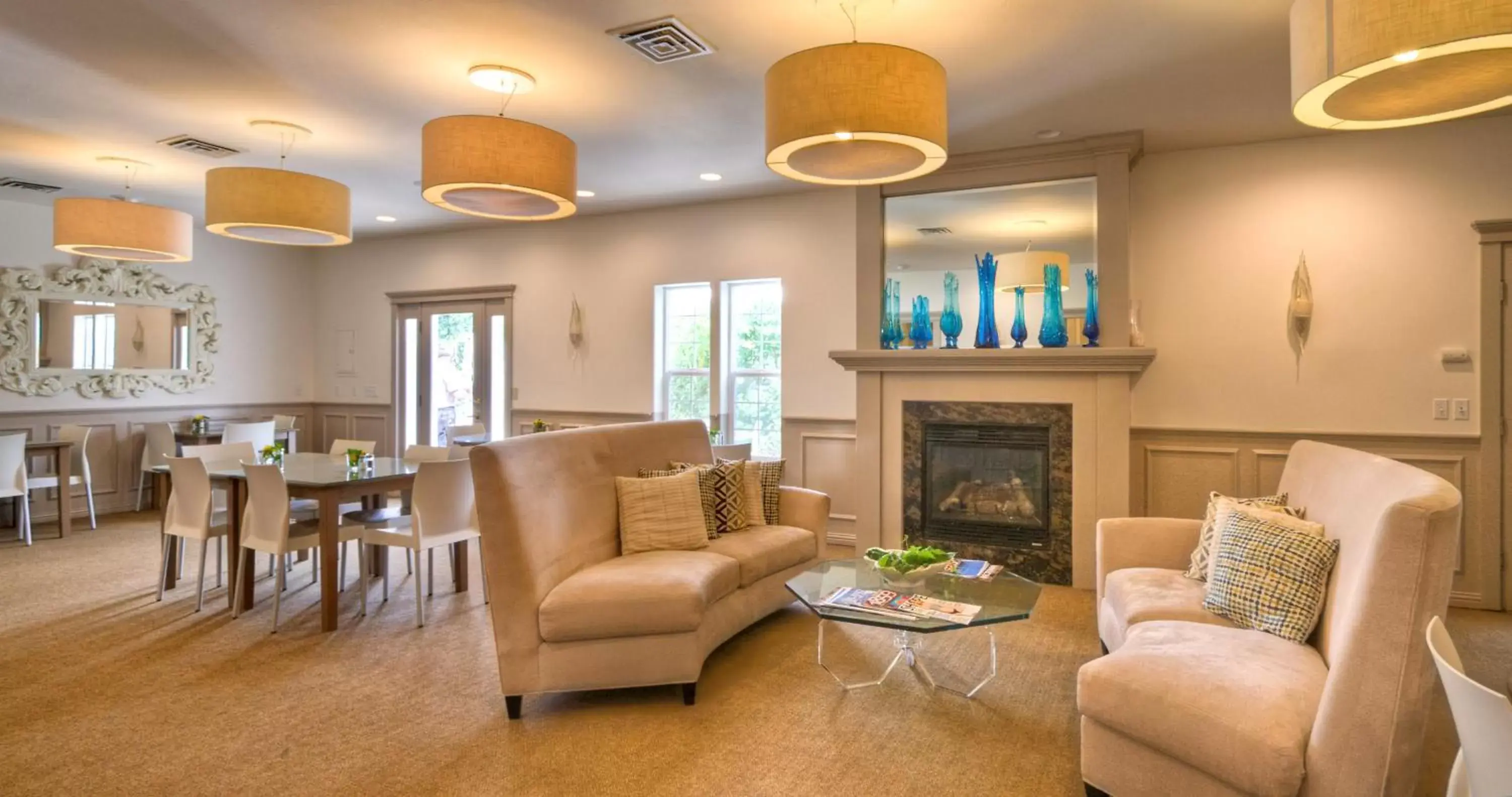 Lounge or bar in Lithia Springs Resort Lounge or bar in Lithia Springs Resort