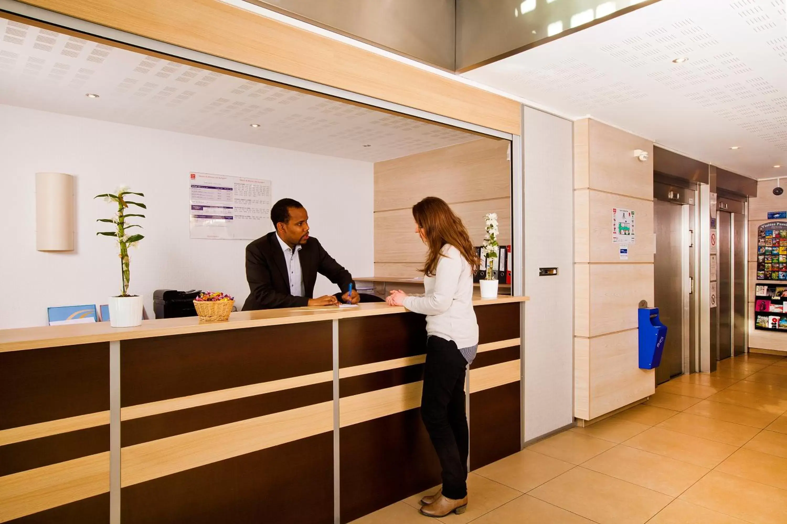 Lobby or reception in Séjours & Affaires Lille Europe