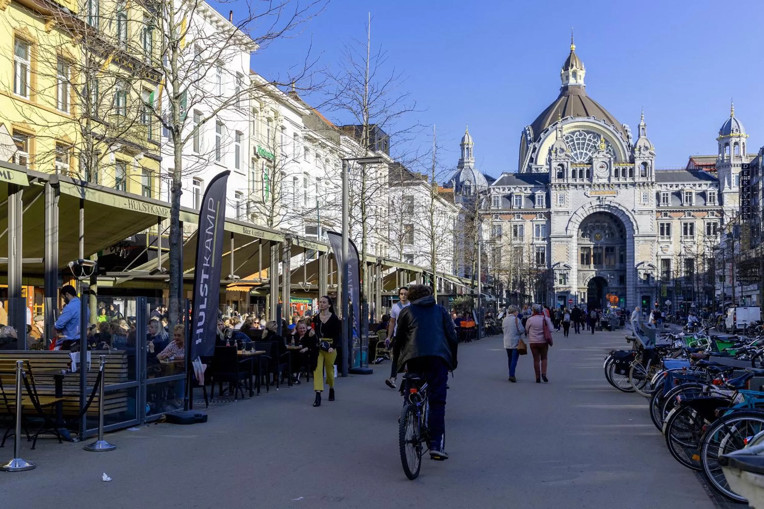 Neighbourhood in OneLuxStay near Diamond District