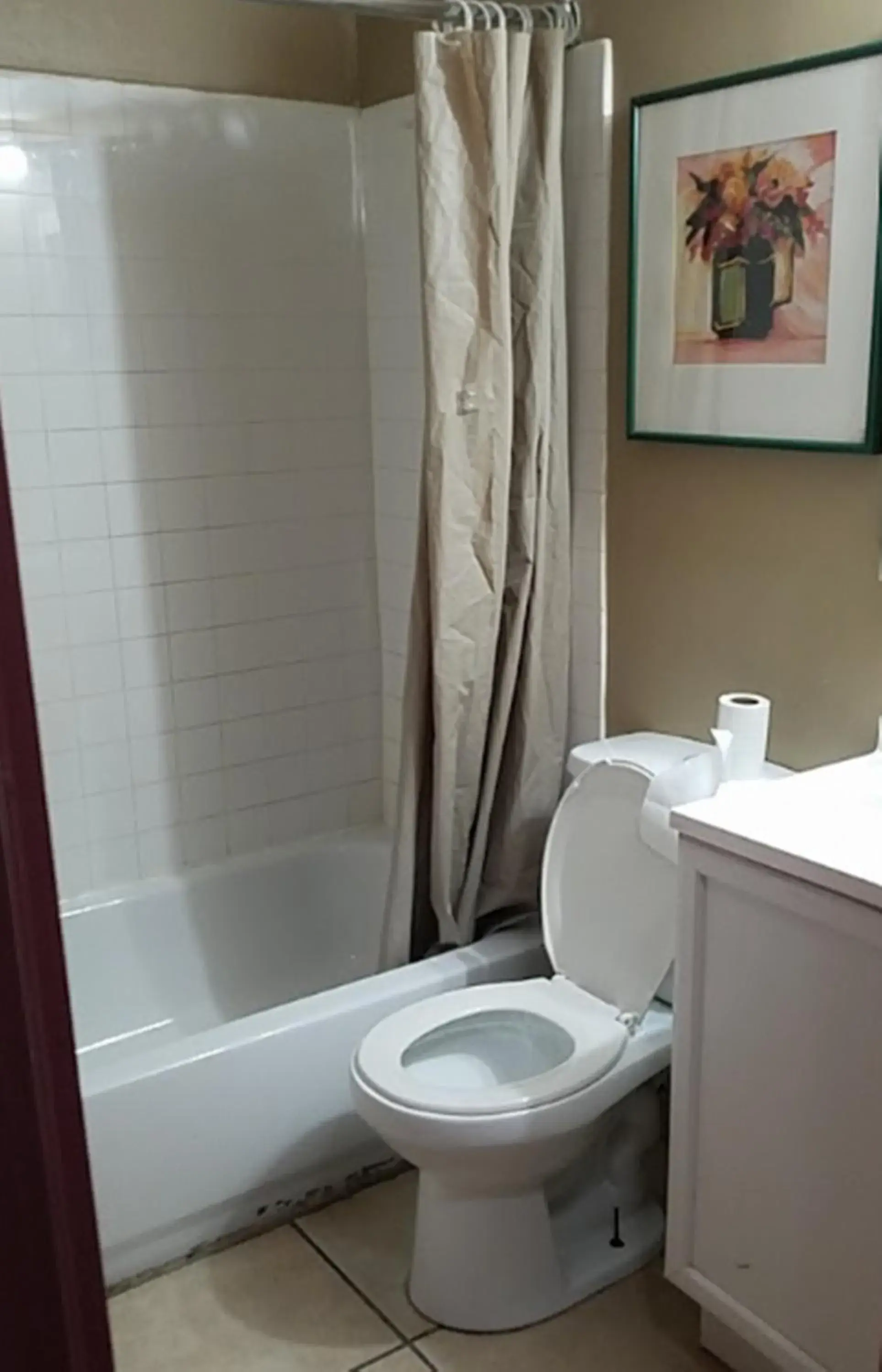 Bathroom in Royal Relax Inn Bathroom in Royal Relax Inn