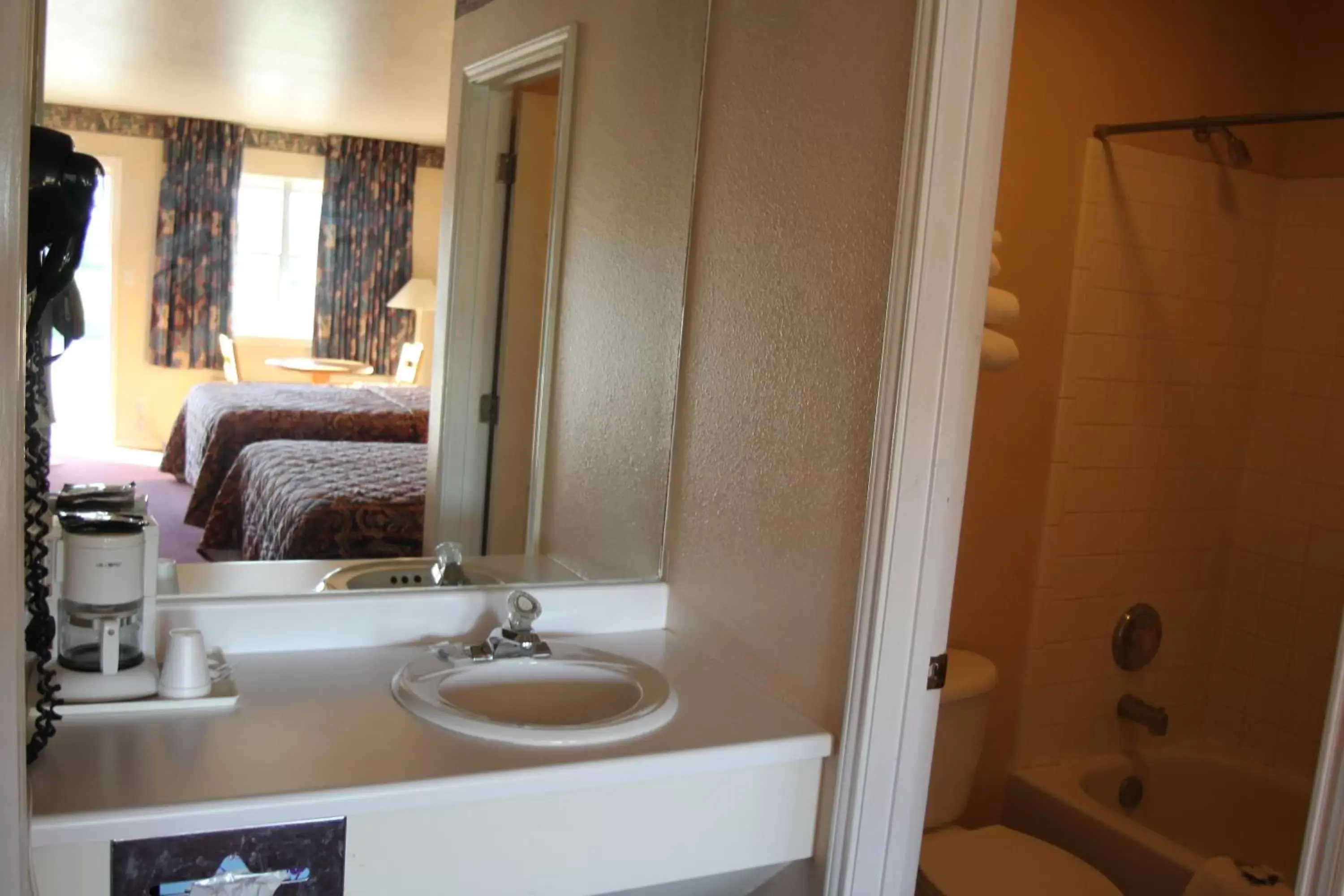 Photo of the whole room, Bathroom in Lakeside Inn & Suites