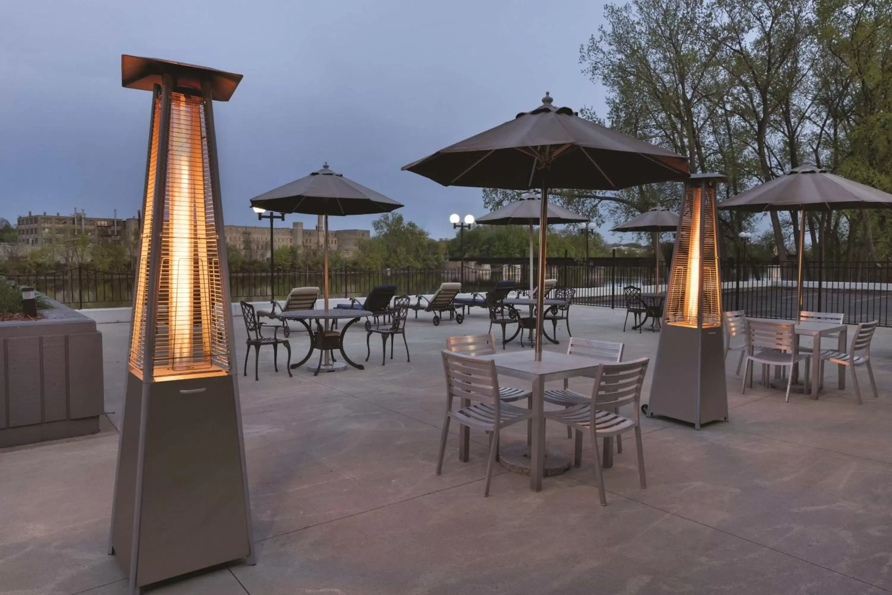 Patio, Restaurant/Places to Eat in Radisson Hotel Grand Rapids Riverfront