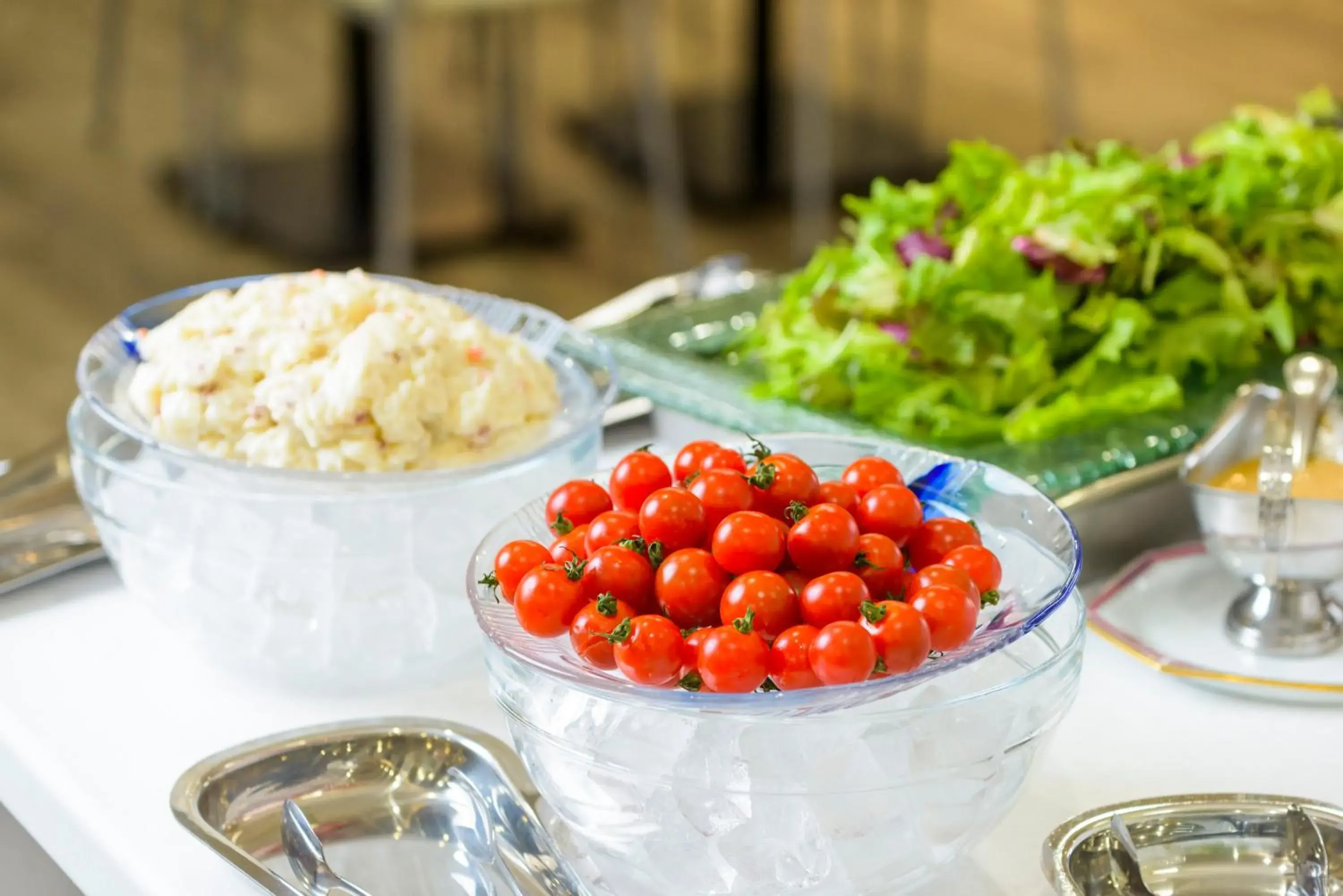 Breakfast in SureStay Plus Hotel by Best Western Shin-Osaka Breakfast in SureStay Plus Hotel by Best Western Shin-Osaka