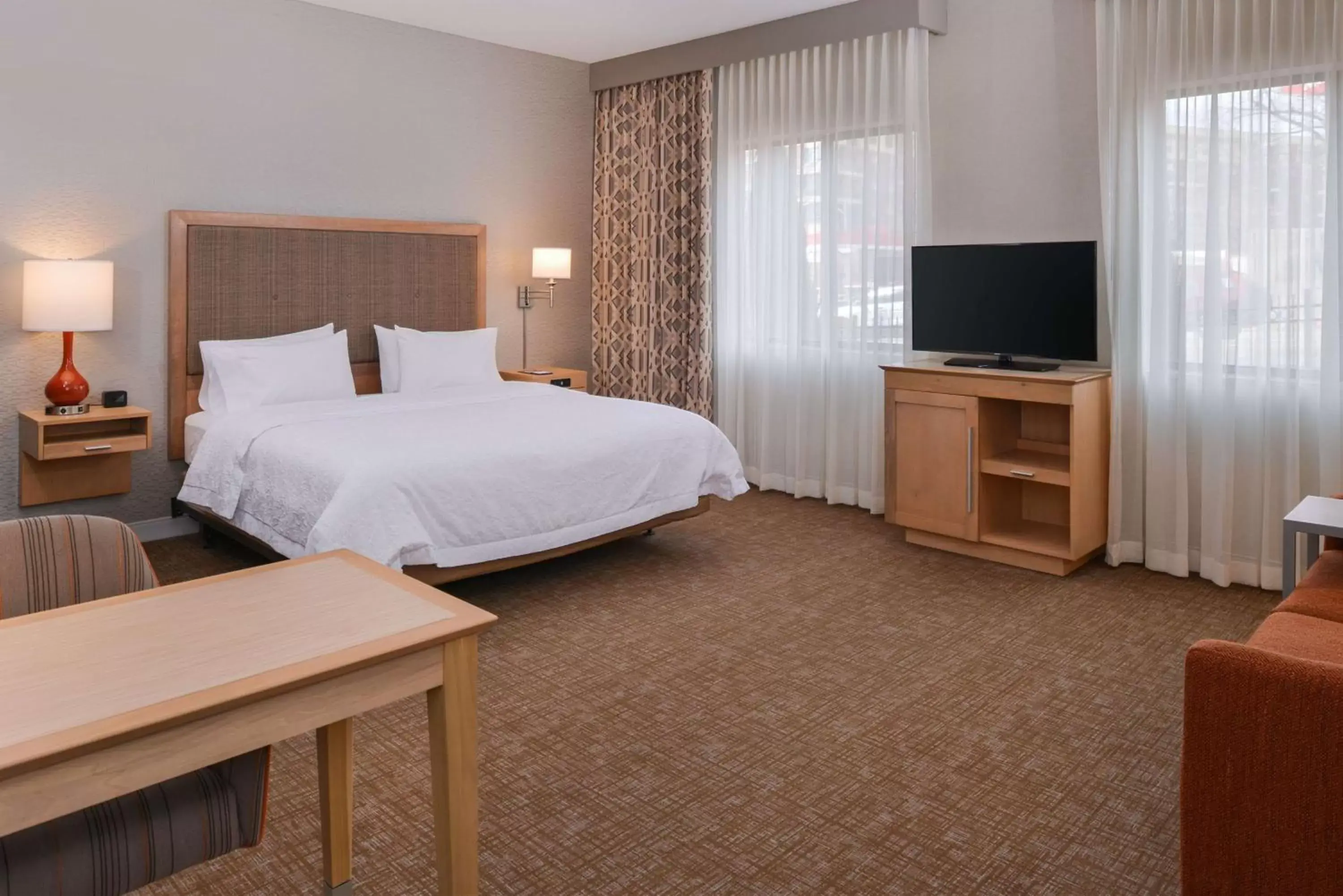 Bed in Hampton Inn & Suites Denver-Speer Boulevard