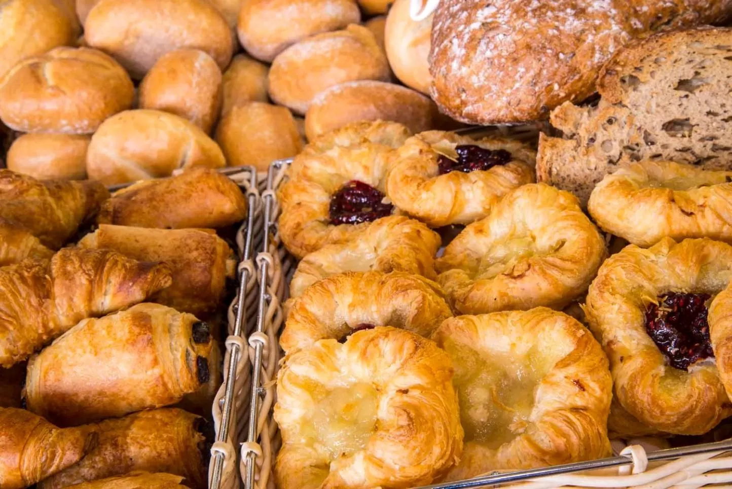 Breakfast in Hotel Simon's Plaza