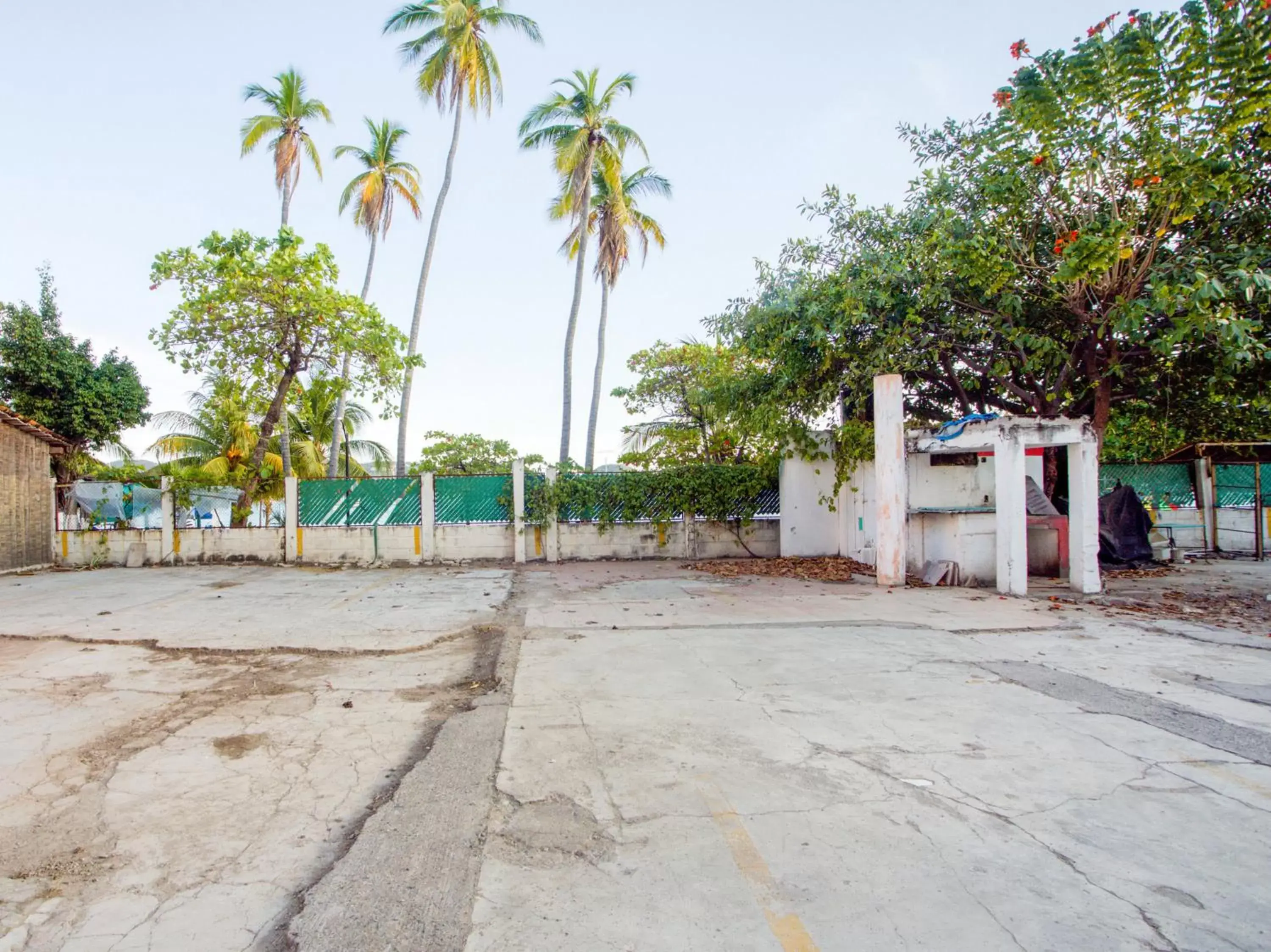 Property building in Hotel Del Pescador