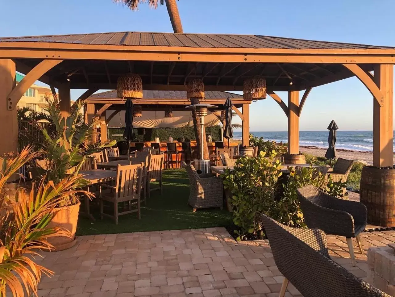 Restaurant/Places to Eat in Bleu Beach Resort