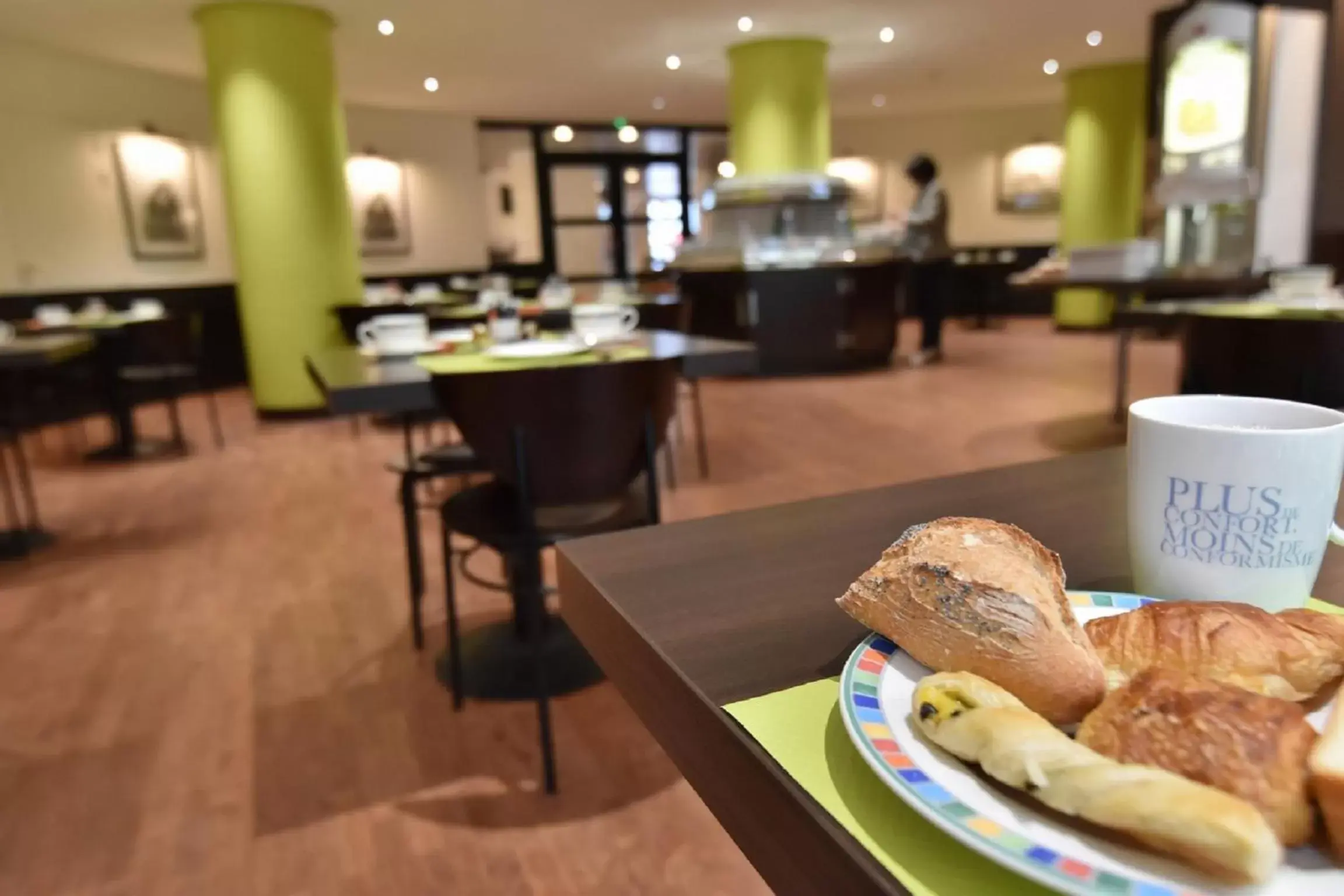 Restaurant/Places to Eat in Kyriad Prestige Les Sables d'Olonne - Plage - Centre des Congrès