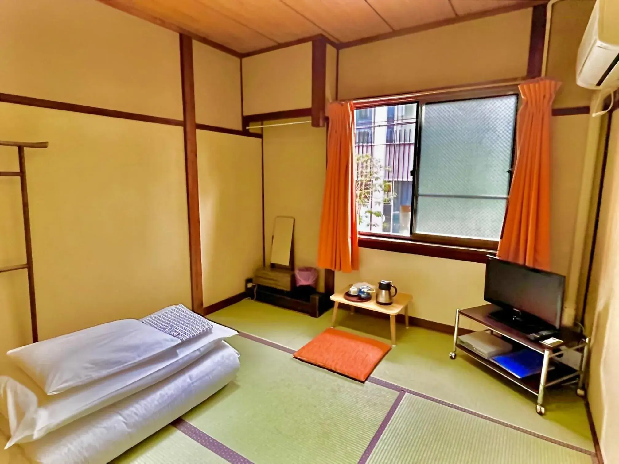 Photo of the whole room, Seating Area in Yamamoto Ryokan