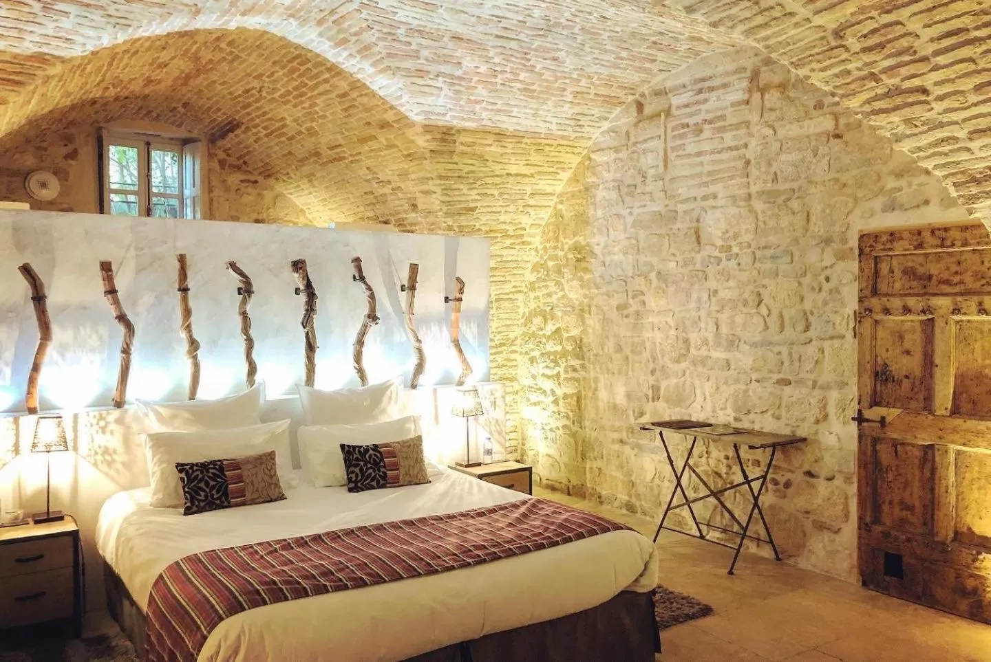 Bed in Le Mas de l'Espérance - Chambres d'hôtes de Prestige