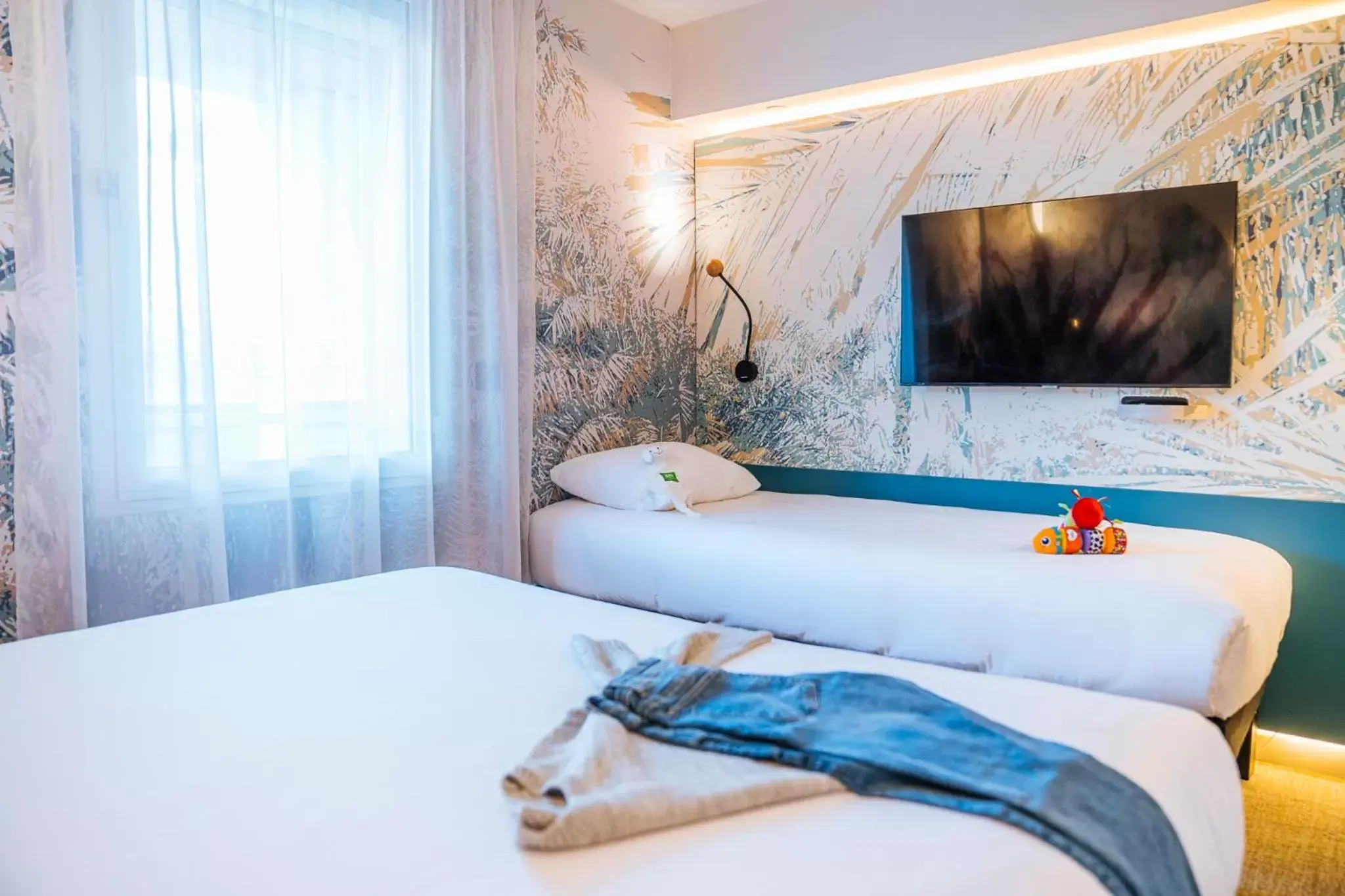 Bedroom, Bed in ibis Styles Antibes