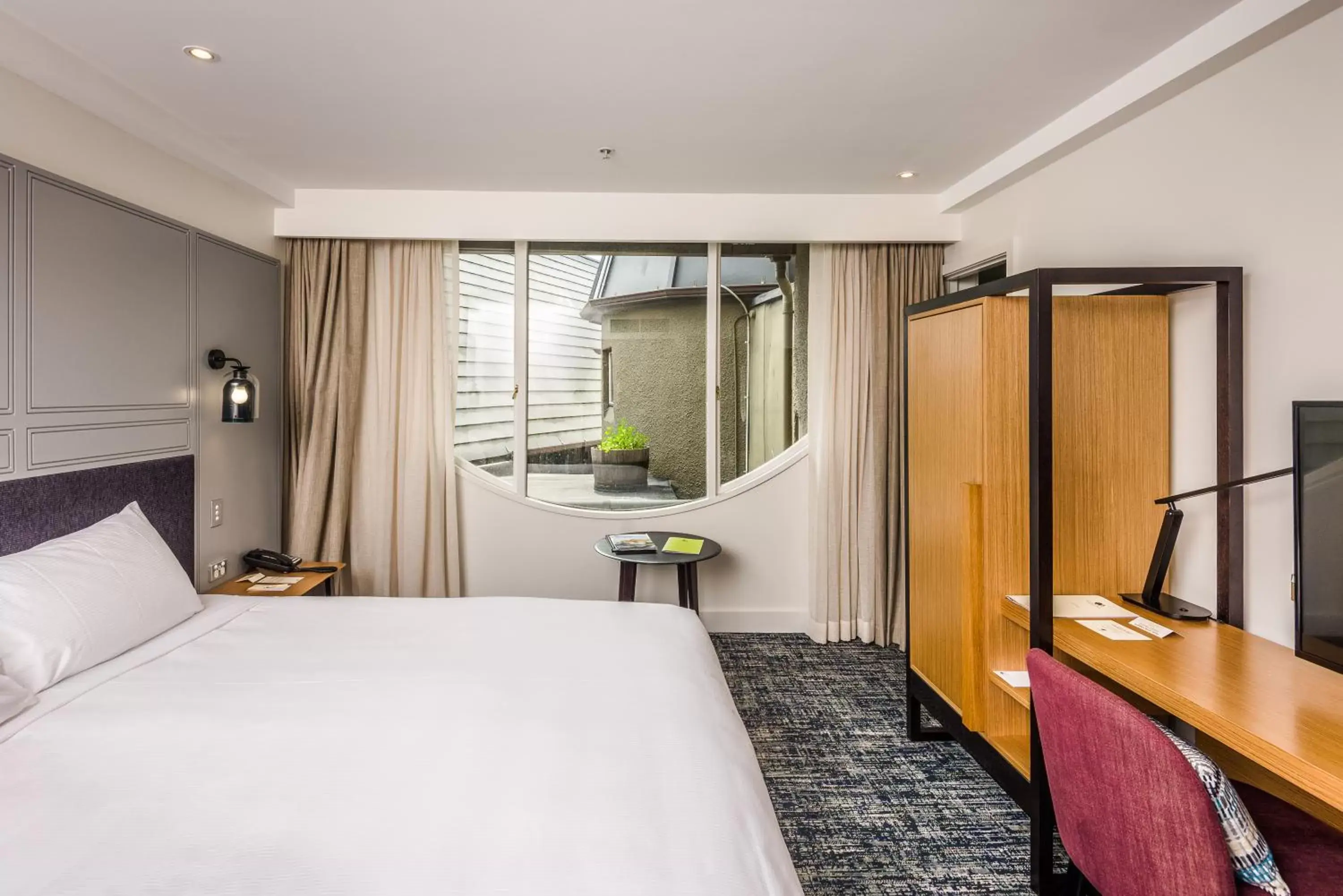 View (from property/room), Bed in Chateau On The Park - Christchurch, A Doubletree By Hilton View (from property/room), Bed in Chateau On The Park - Christchurch, A Doubletree By Hilton