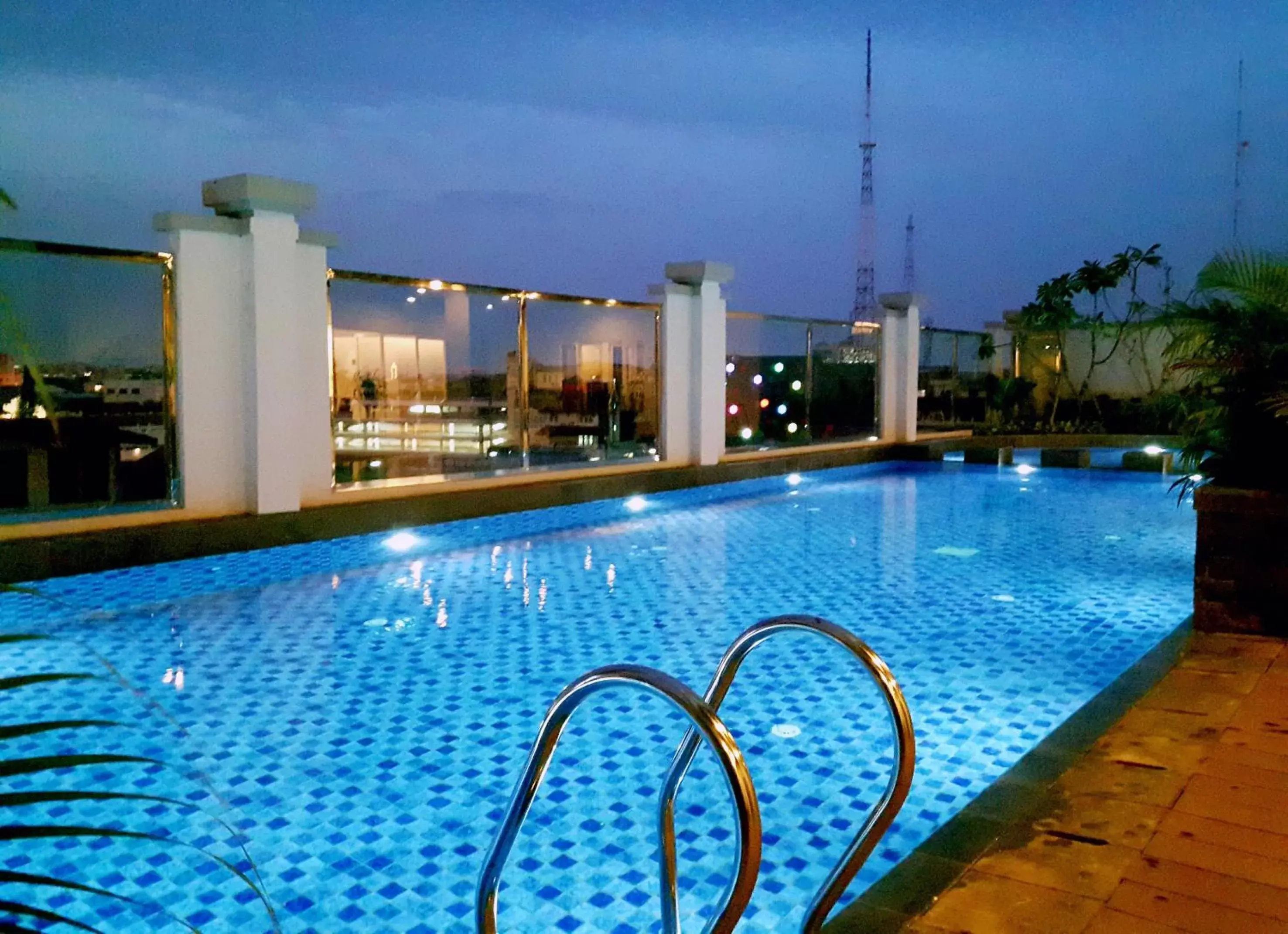 Night, Swimming Pool in Swiss-Belinn Tunjungan Surabaya