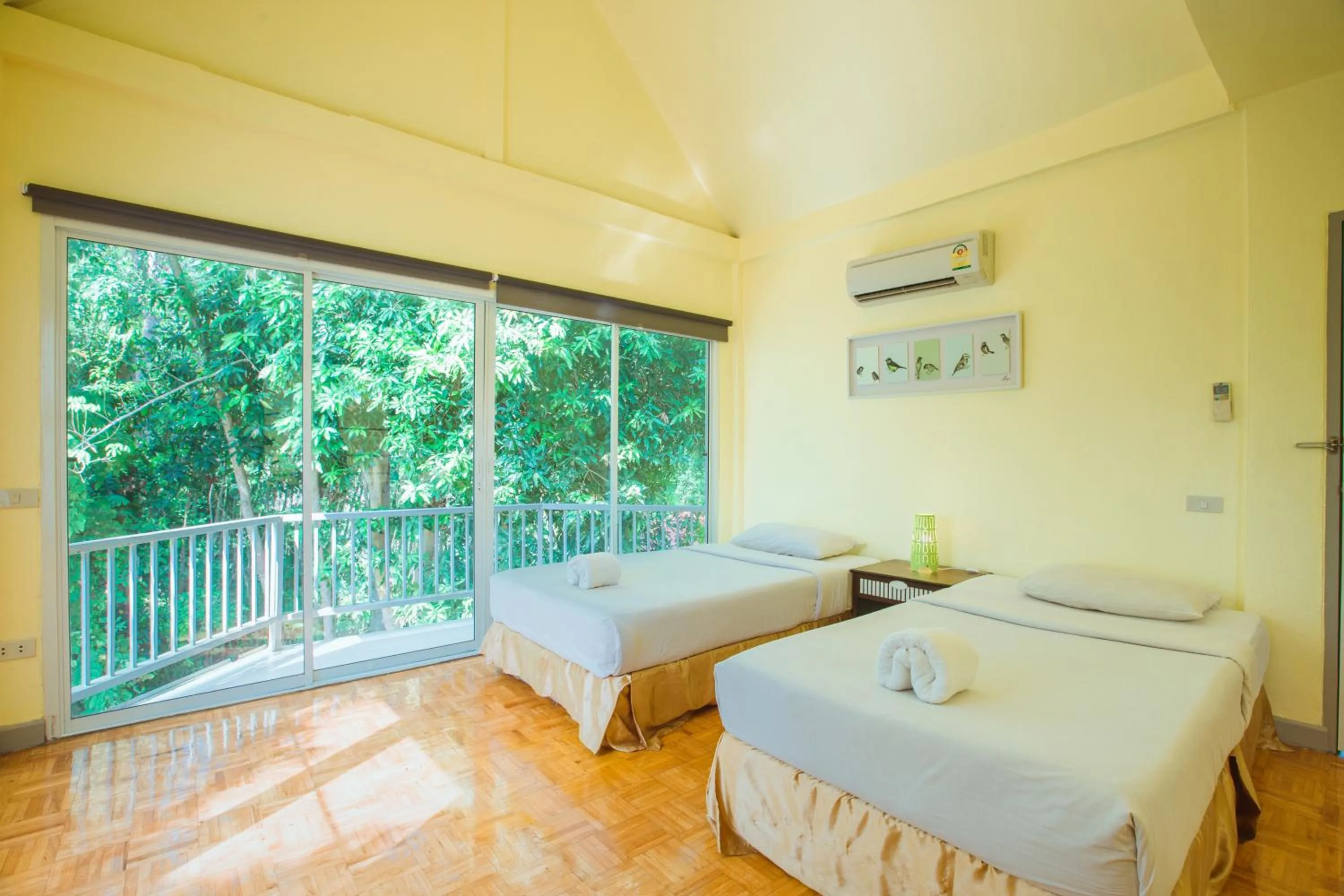 Decorative detail, Bed in Brookside Valley Resort