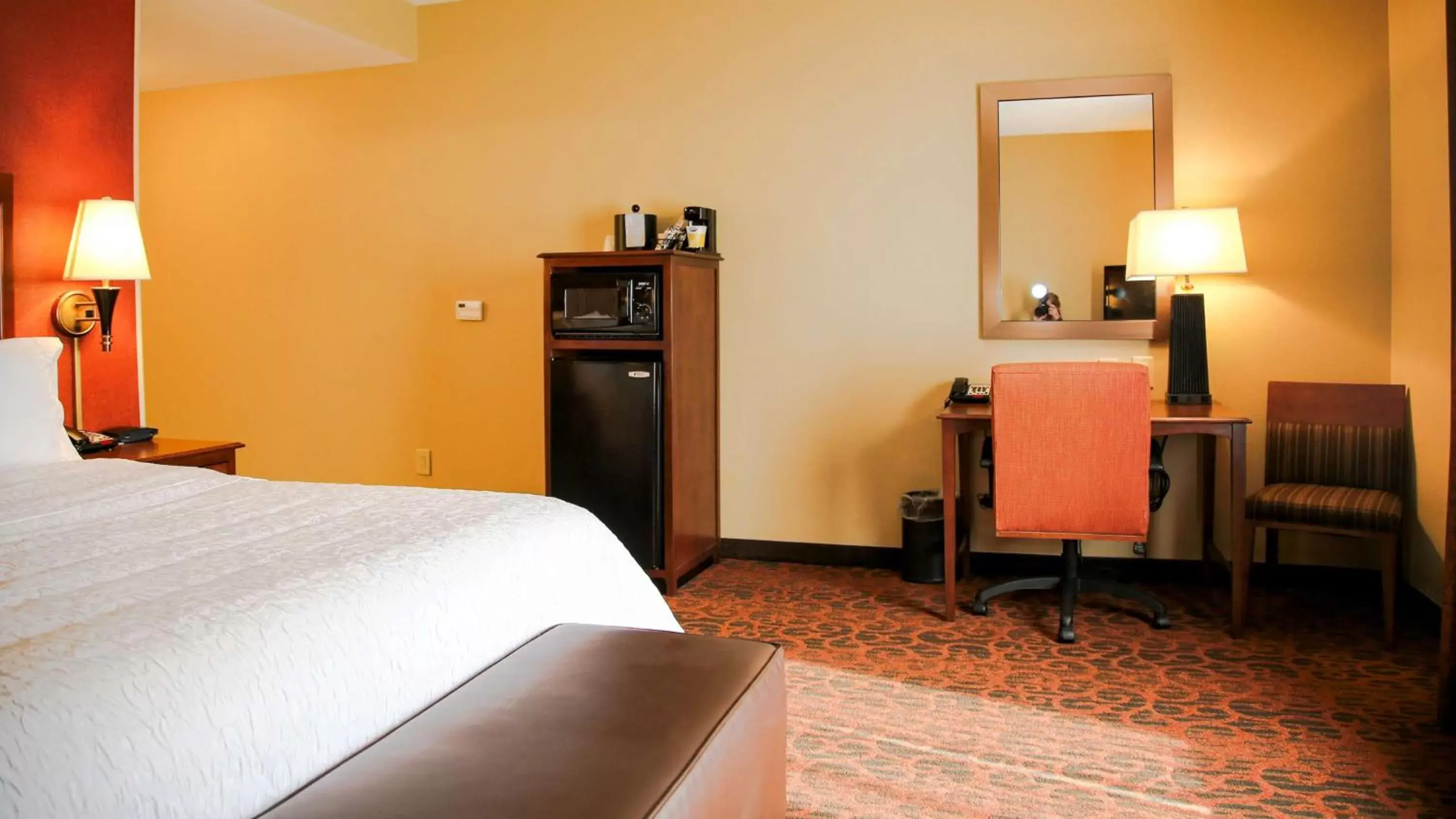 Bedroom, Bed in Hampton Inn Matamoras