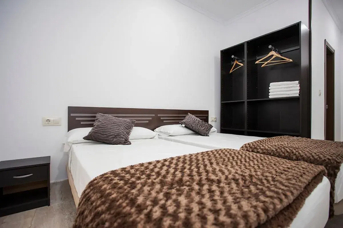 Bed in Hostal Rincón de Sol - Centro Madrid - Self Checkin Bed in Hostal Rincón de Sol - Centro Madrid - Self Checkin