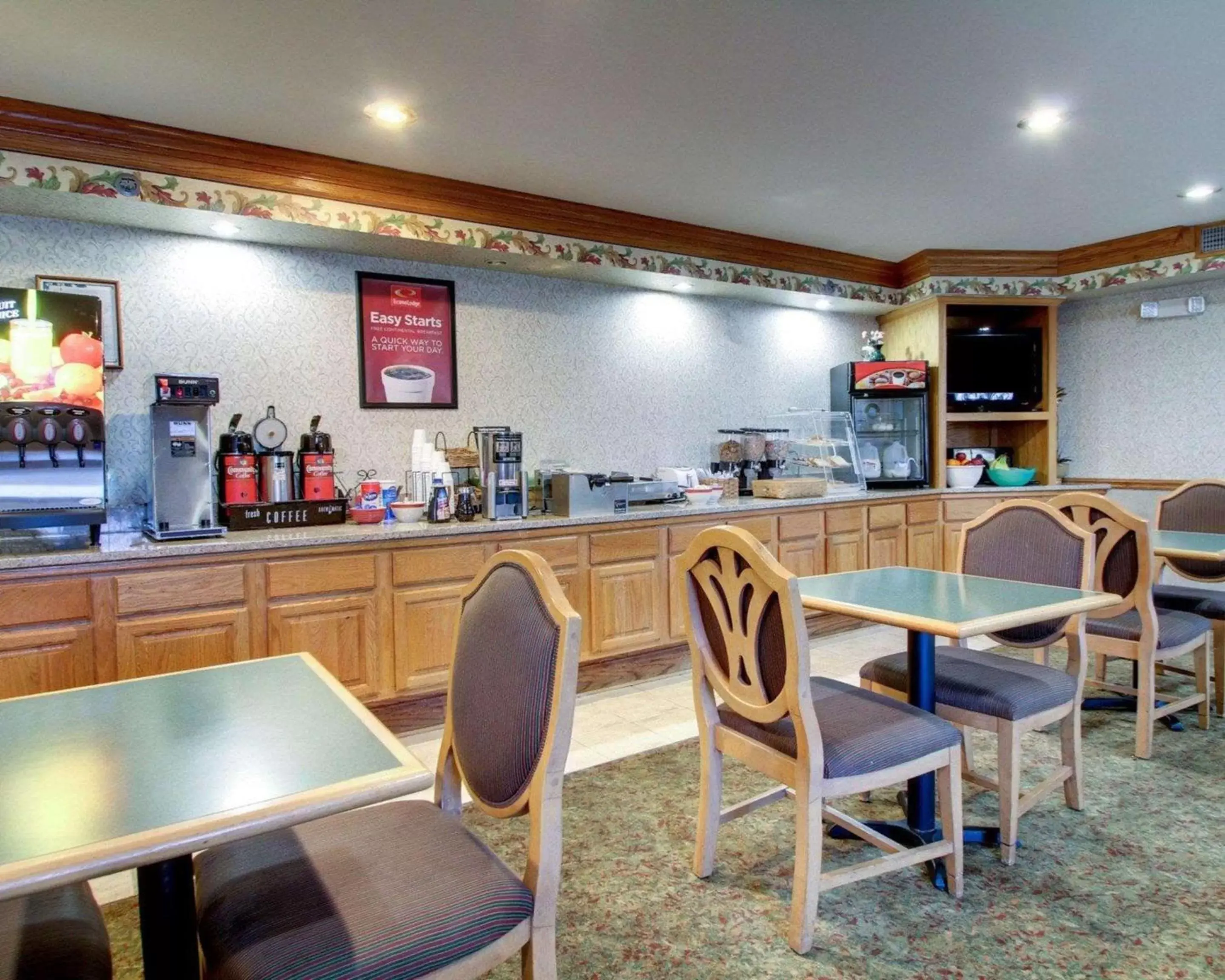 Restaurant/Places to Eat in Econo Lodge Inn & Suites Flowood