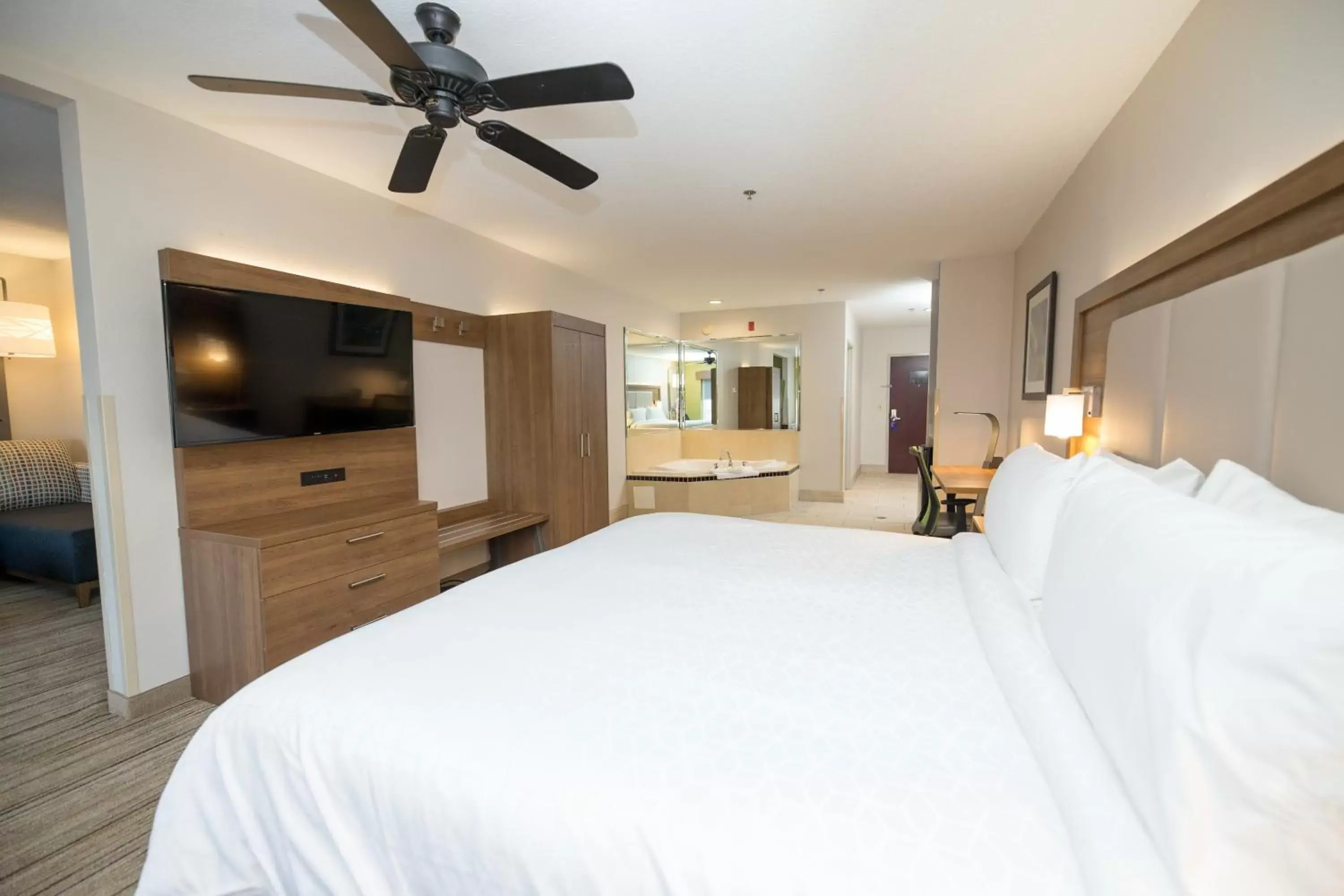 King Suite with Jetted Tub in Holiday Inn Express Hotel & Suites Clinton by IHG King Suite with Jetted Tub in Holiday Inn Express Hotel & Suites Clinton by IHG