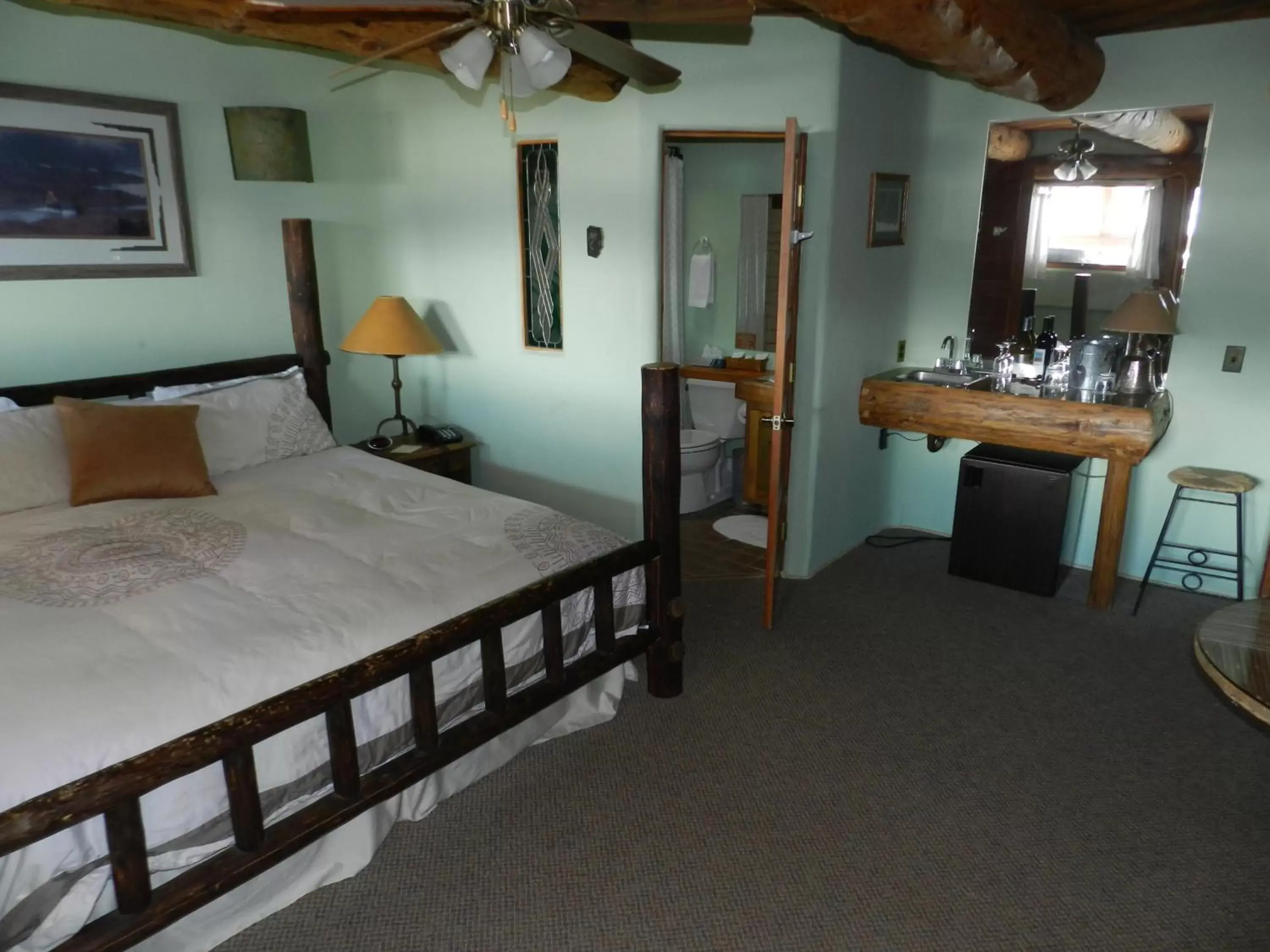 Photo of the whole room in Chipeta Lodge
