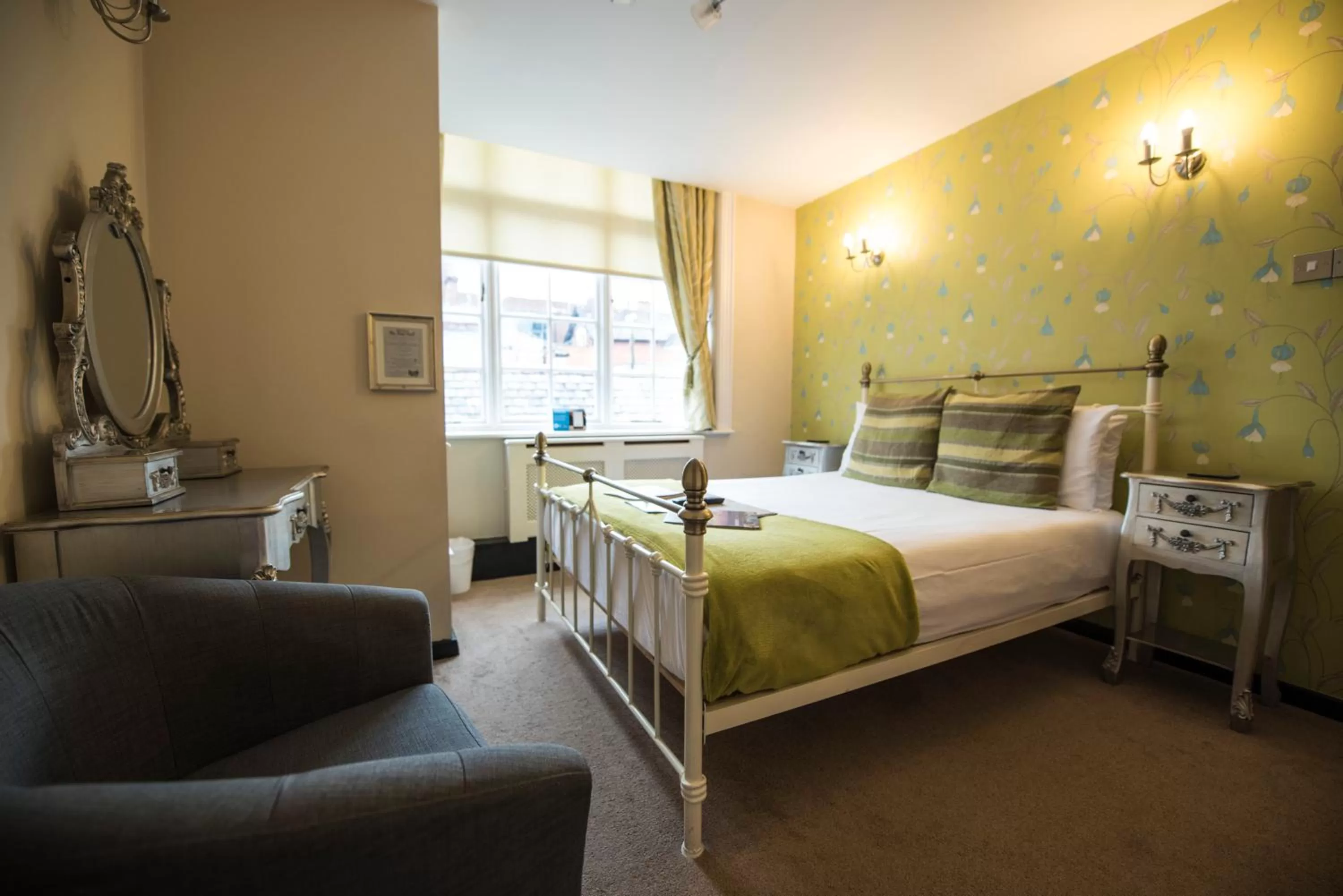 Bedroom, Bed in The Pied Bull