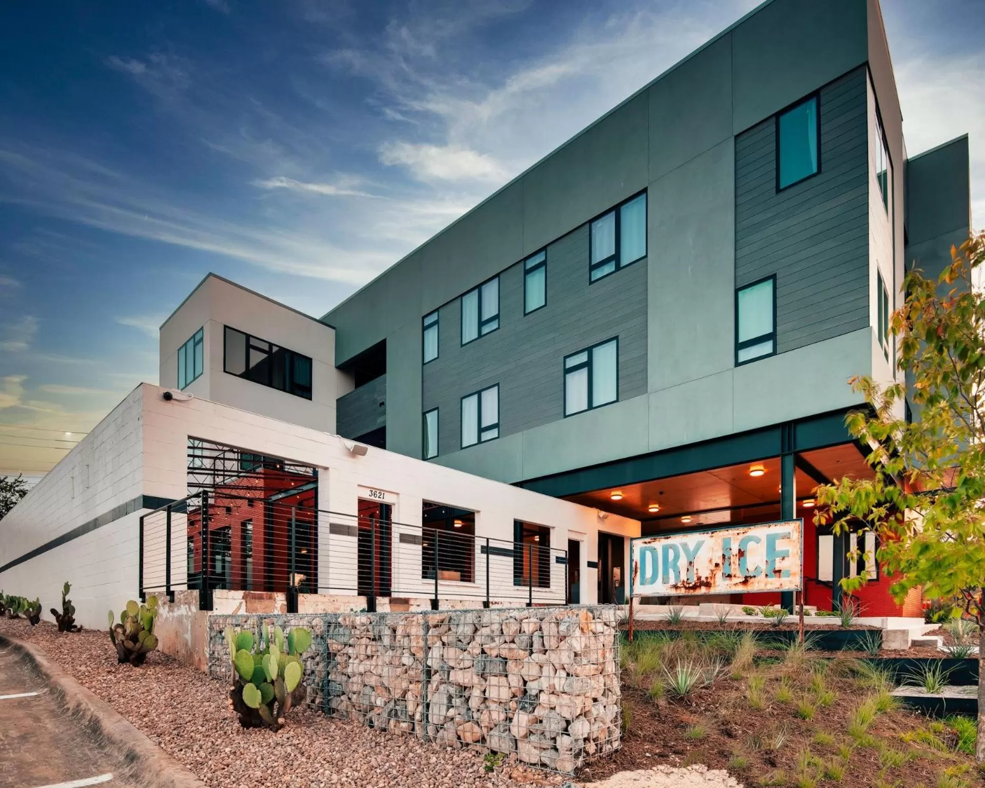 Property building in Hotel Dryce