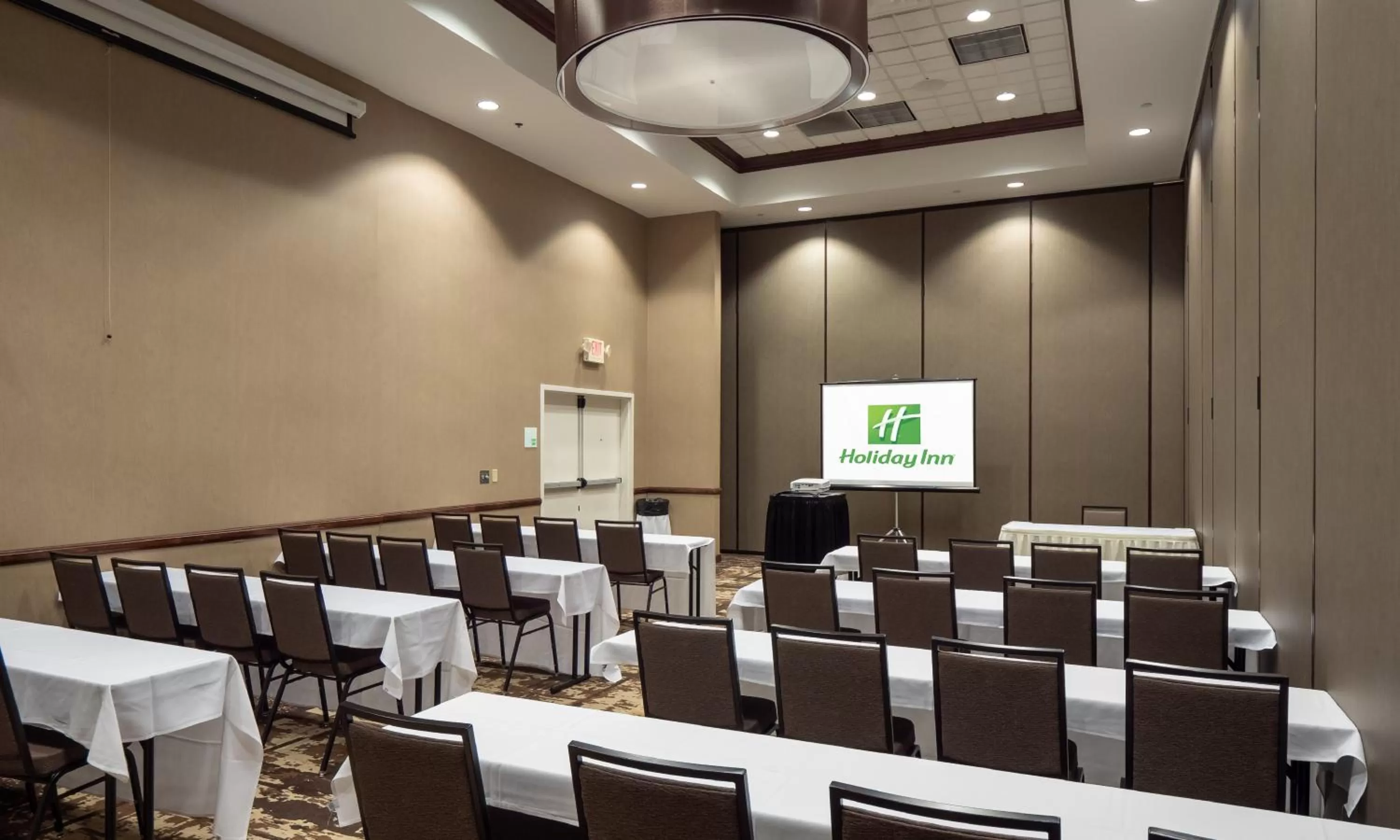 Meeting/conference room in Holiday Inn Conference Center Marshfield by IHG
