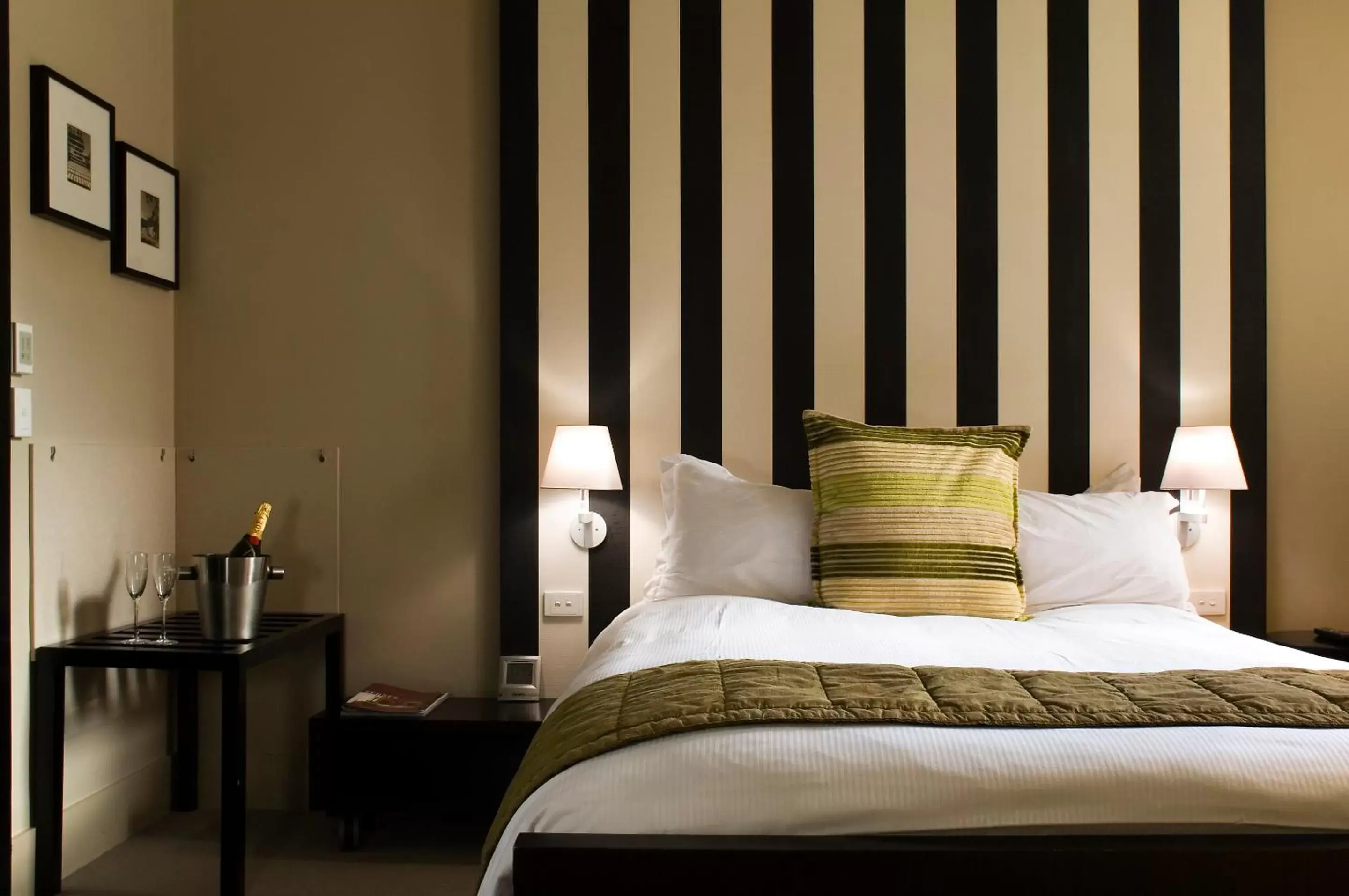Bed in Lancemore Mansion Hotel Werribee Park