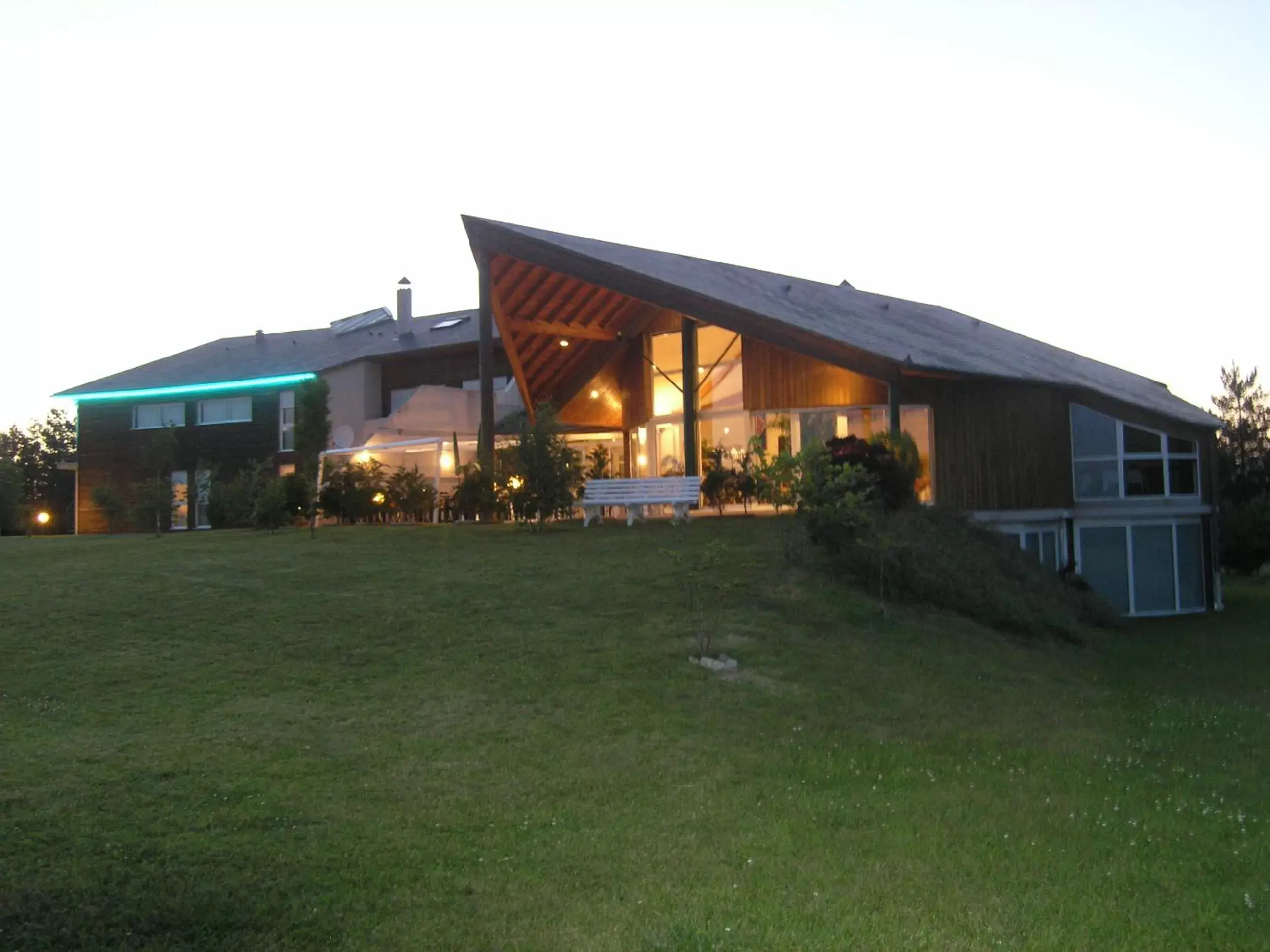 Garden, Property Building in Les Portes d'Apcher