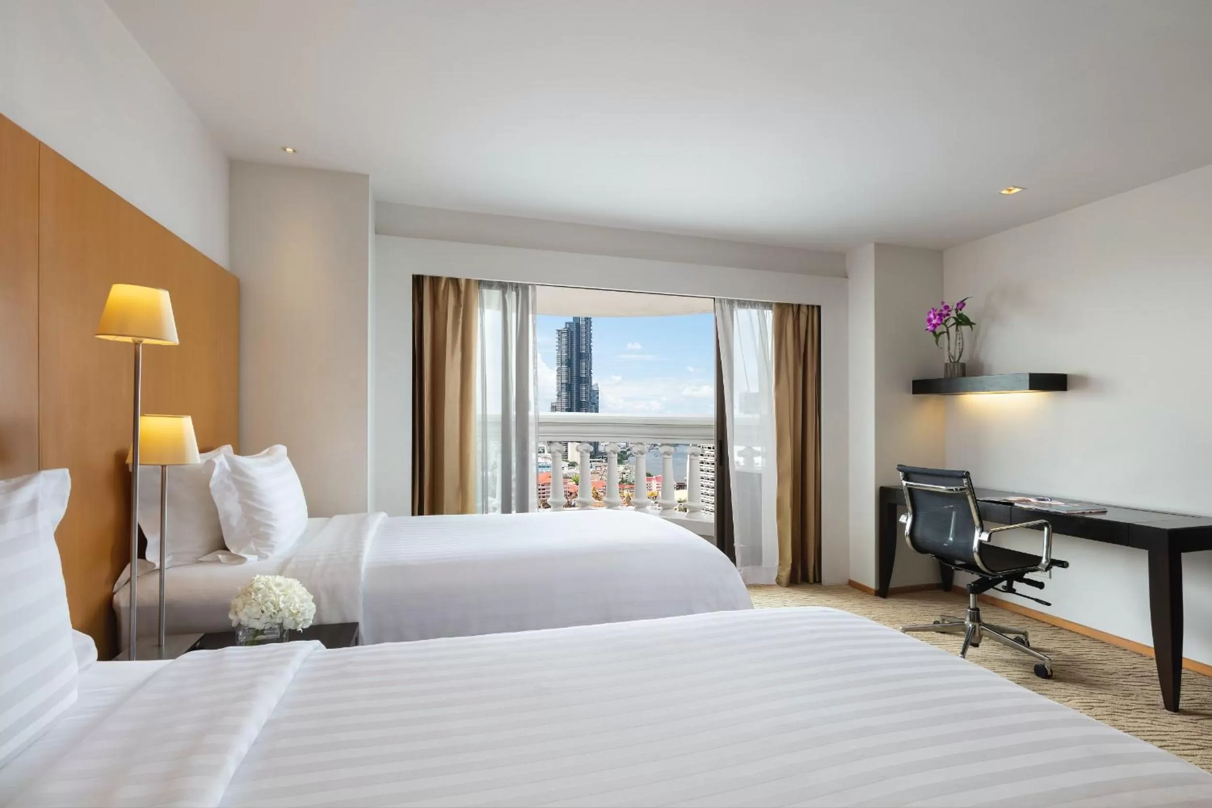 Bed in lebua at State Tower