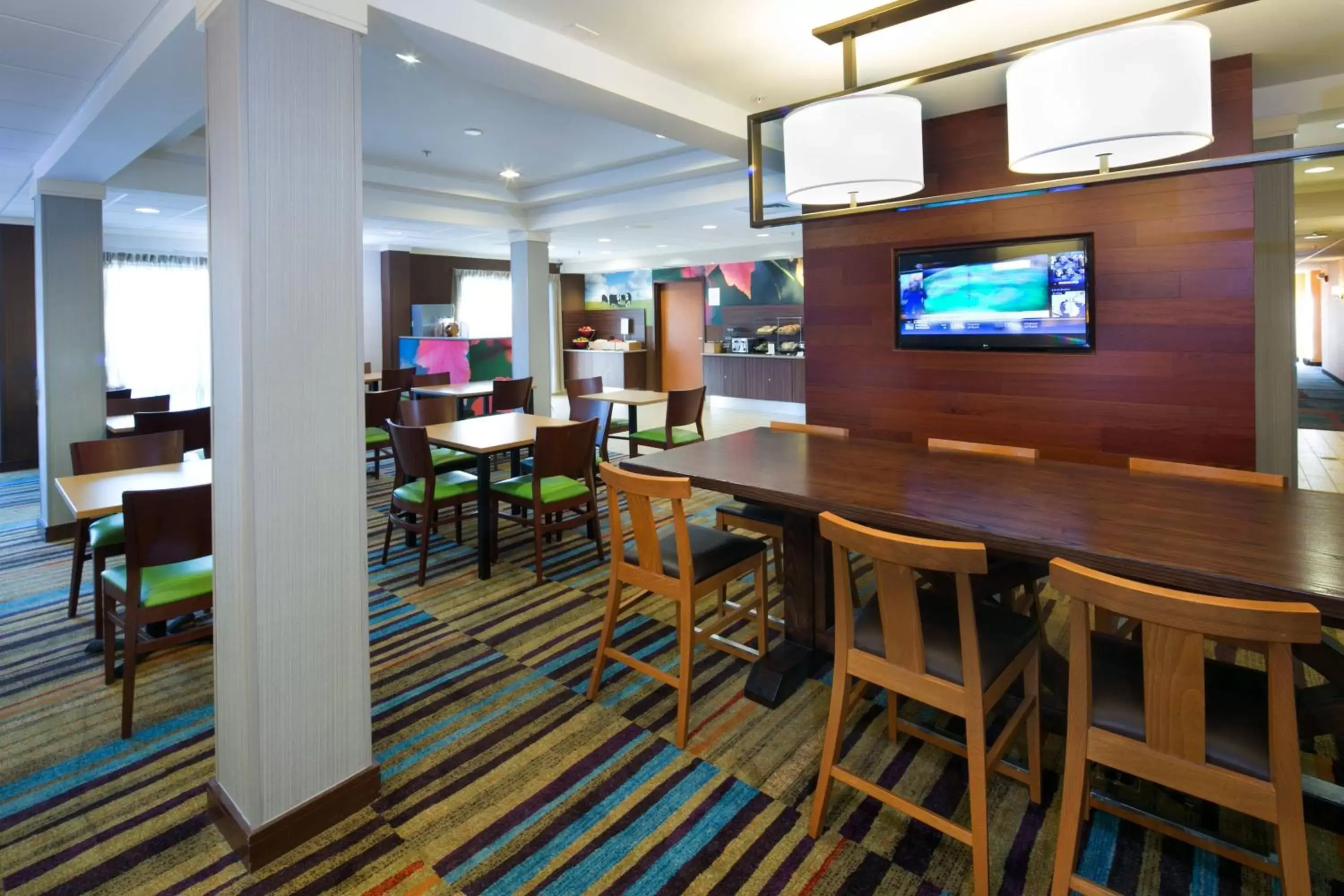 Breakfast in Fairfield Inn & Suites by Marriott Dover