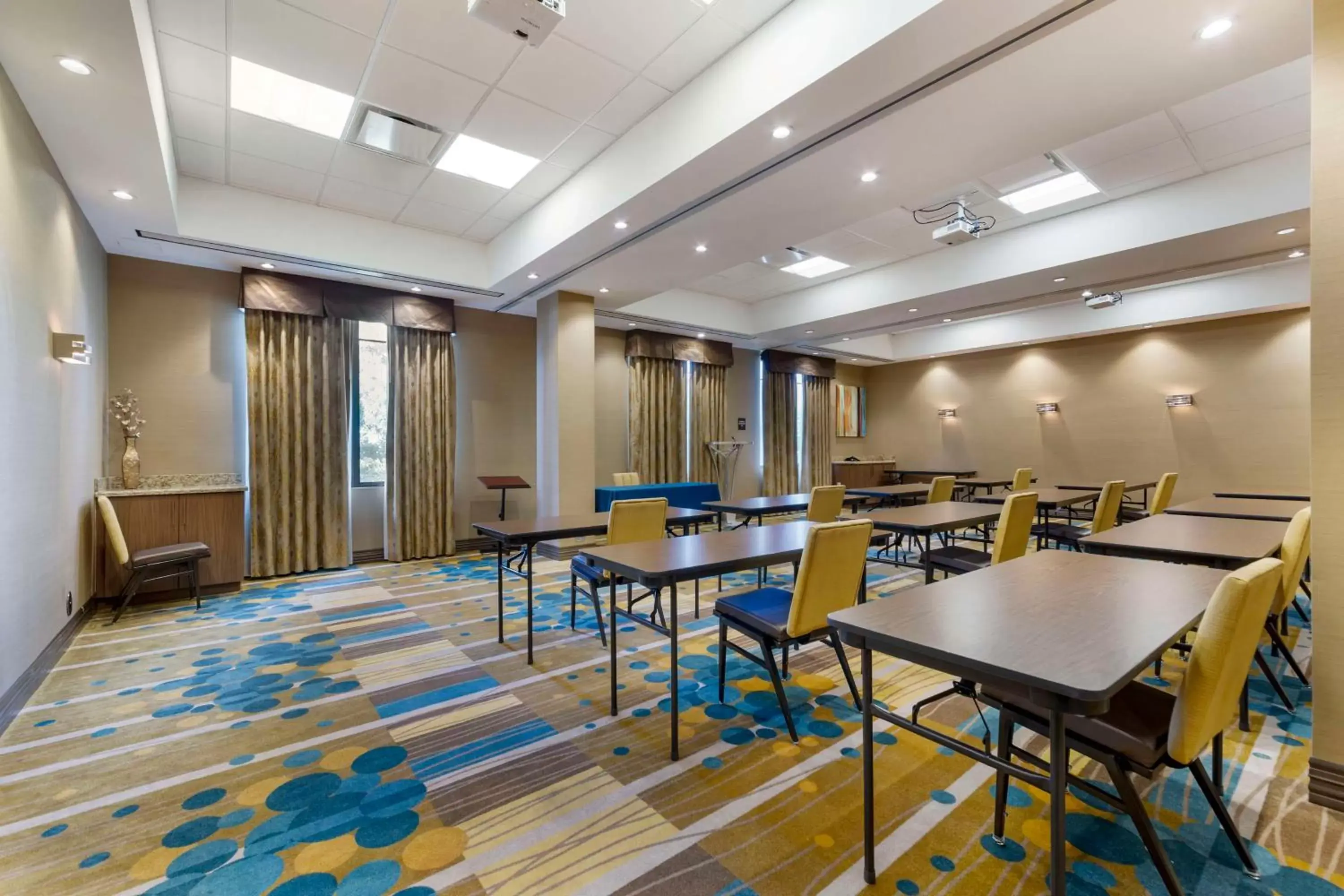 Meeting/conference room, Restaurant/Places to Eat in Best Western Plus Miami Executive Airport Hotel and Suites
